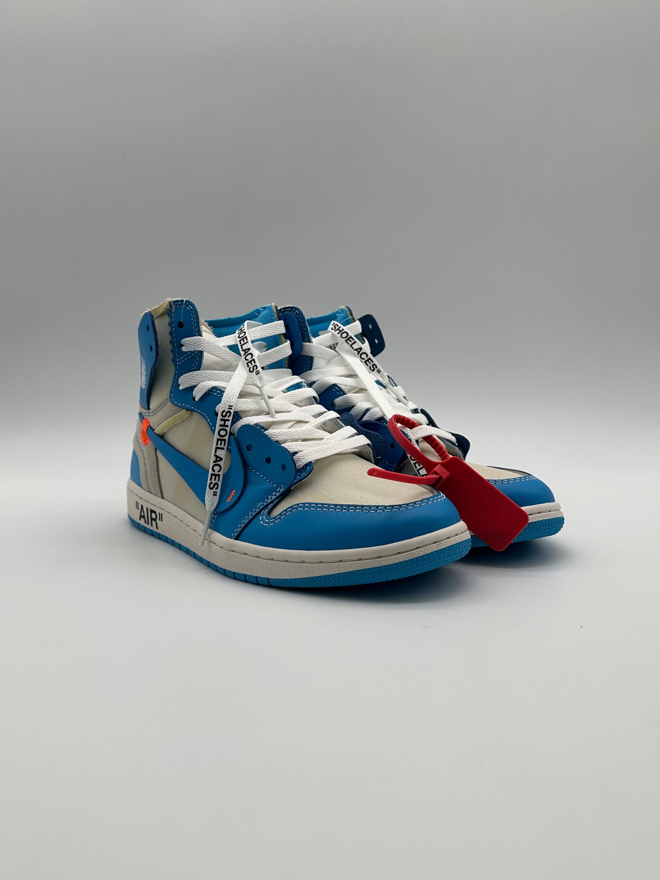 Sneakers Off-White X Nike Air Jordan 1 University Blue