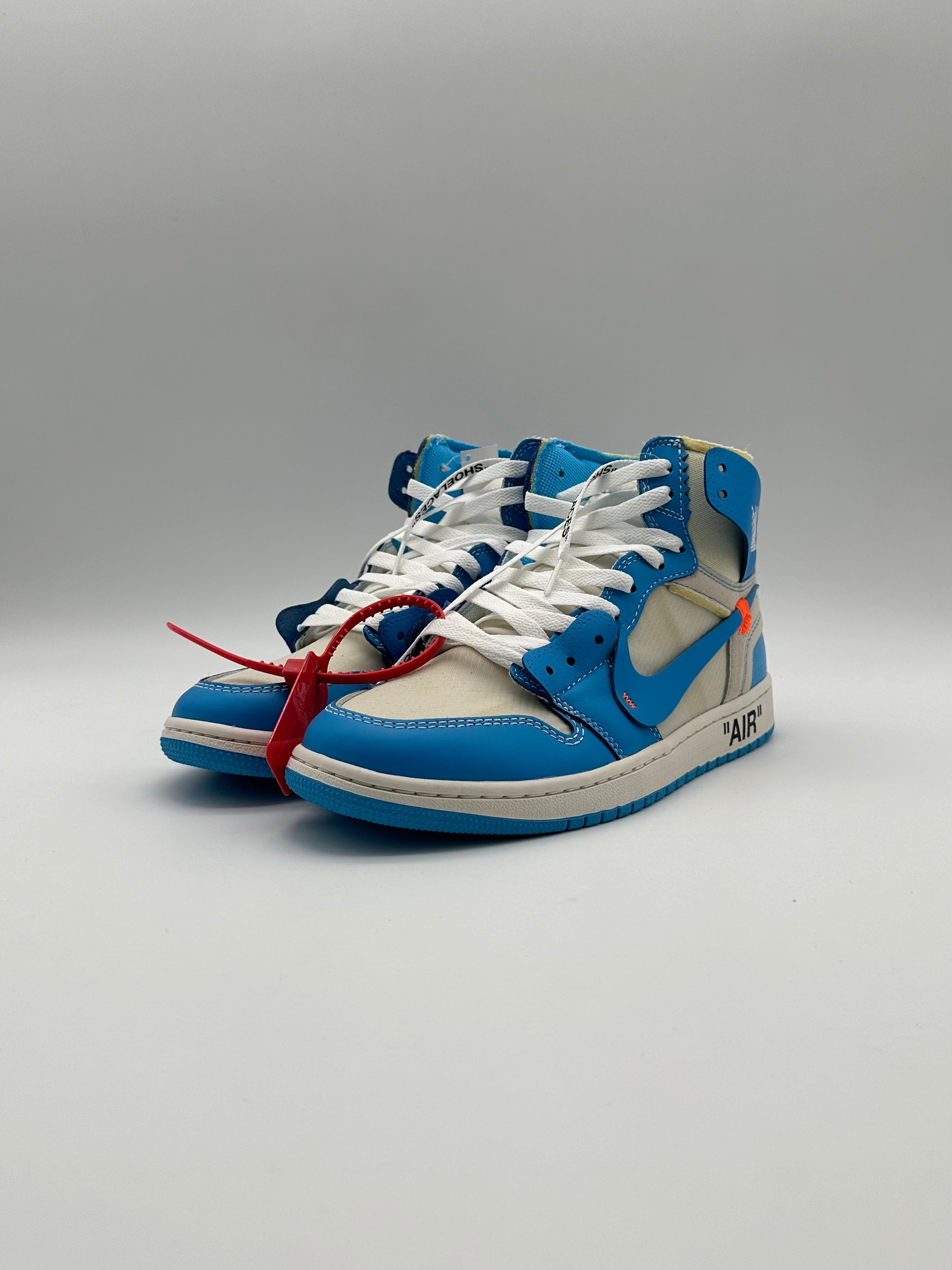 Sneakers Off-White X Nike Air Jordan 1 University Blue