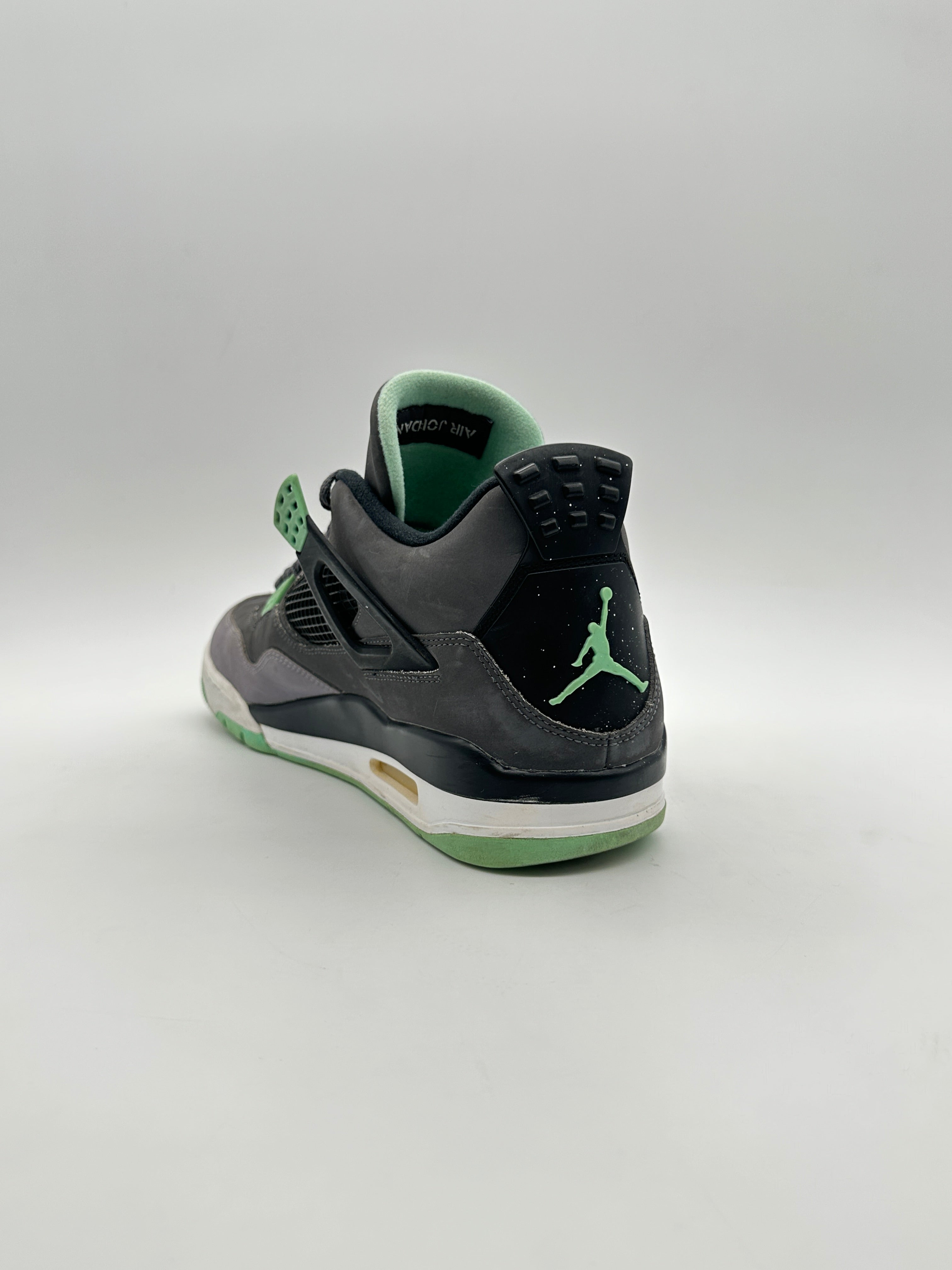 Mid Air Jordan Sneakers