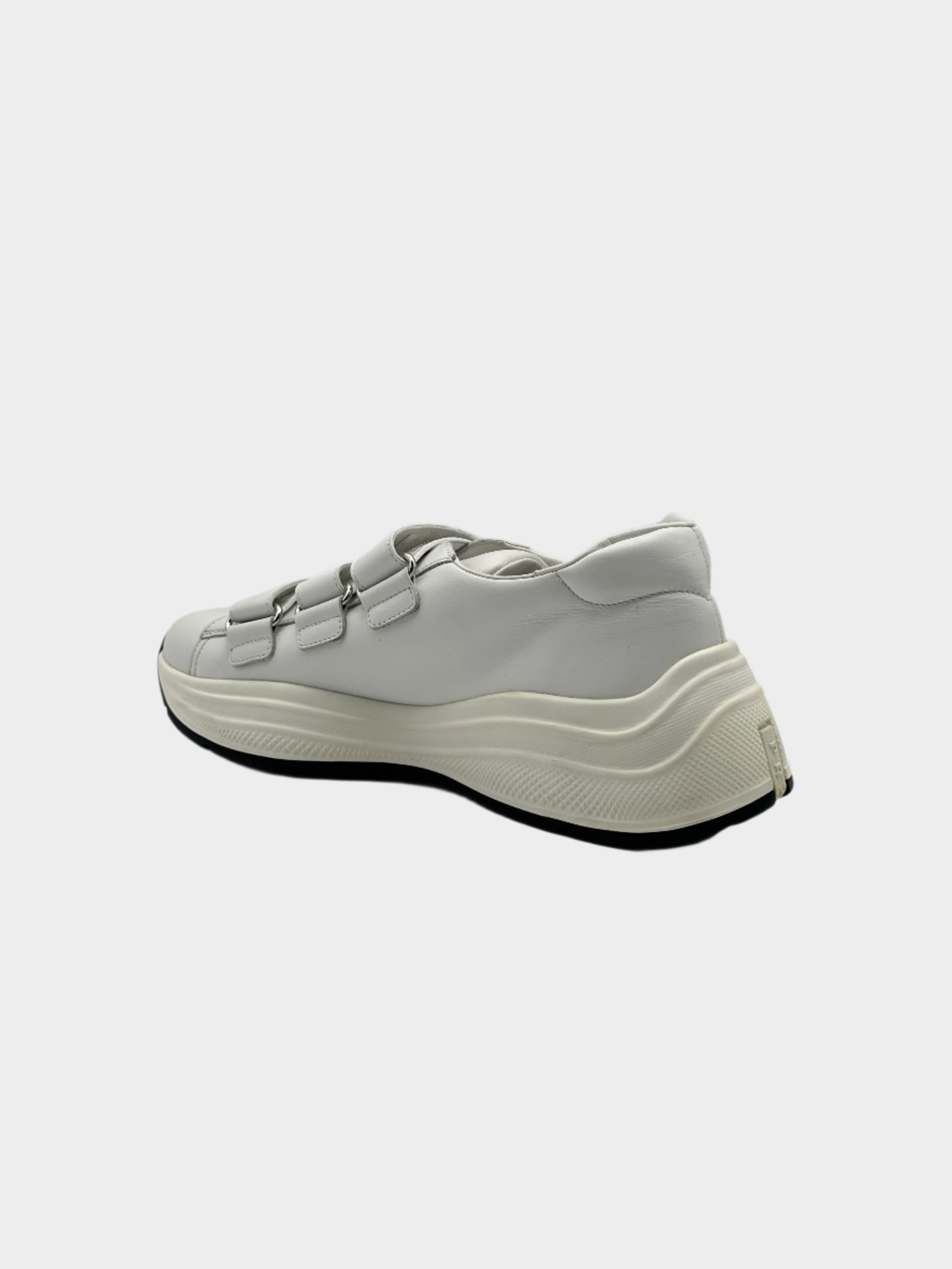 Sneakers Bianche Con Strappi E Logo Sulla Suola