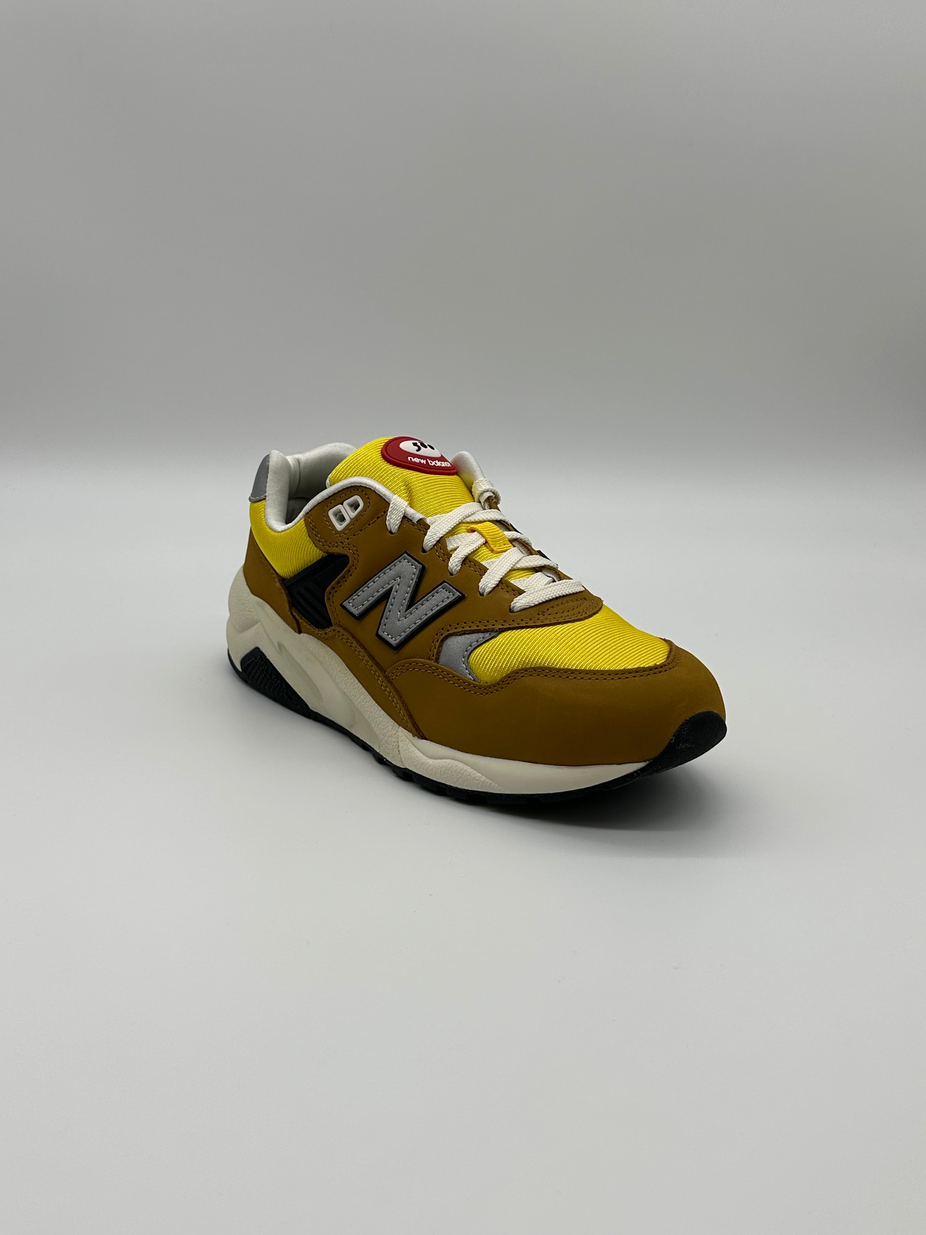 MT580 Collabo sneakers