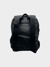 Zaino In Pelle Nera Con Chiusura A Patta E Ganci Metallici -  | dBlank