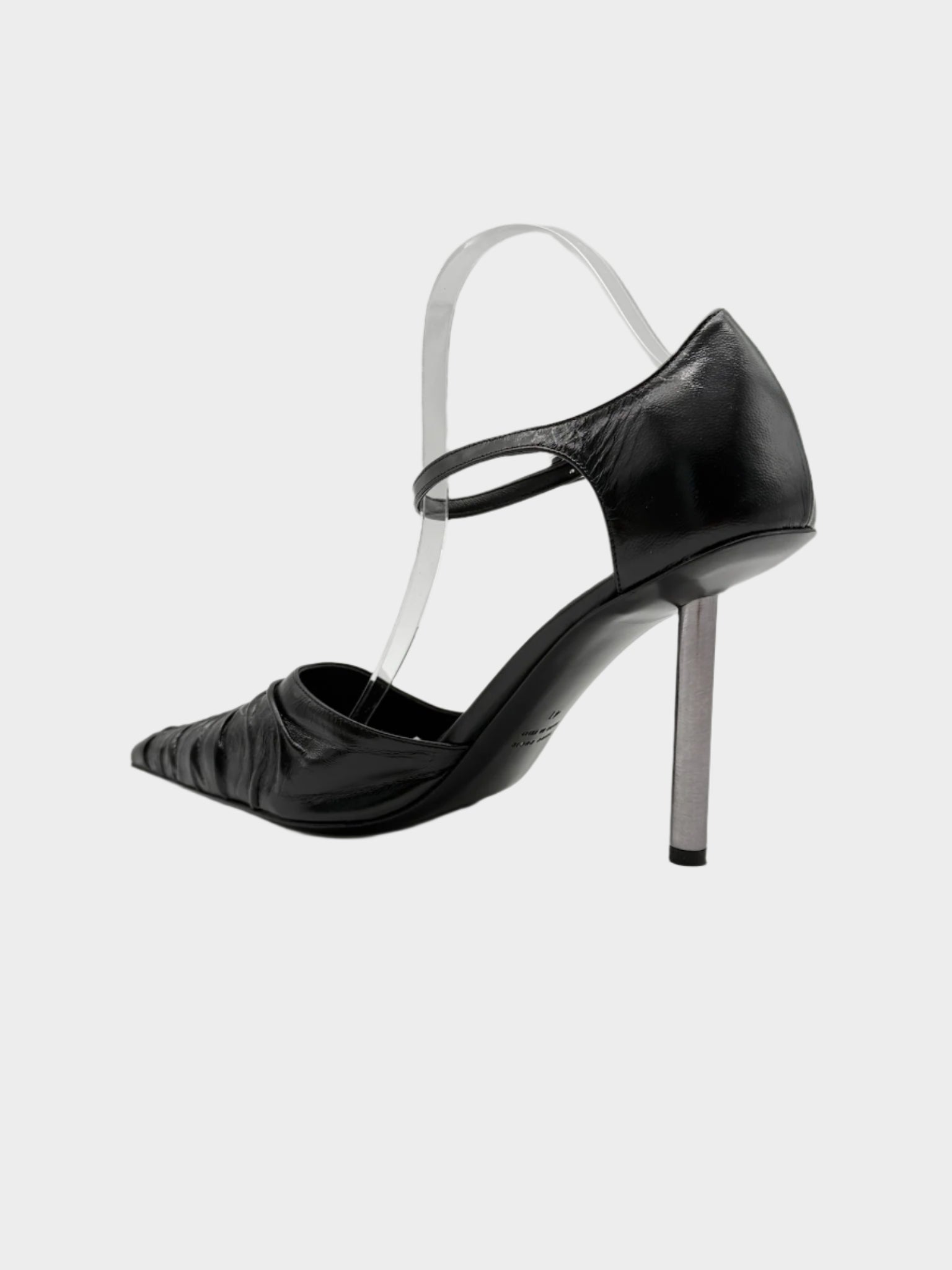 Black Pumps With Metal Detail