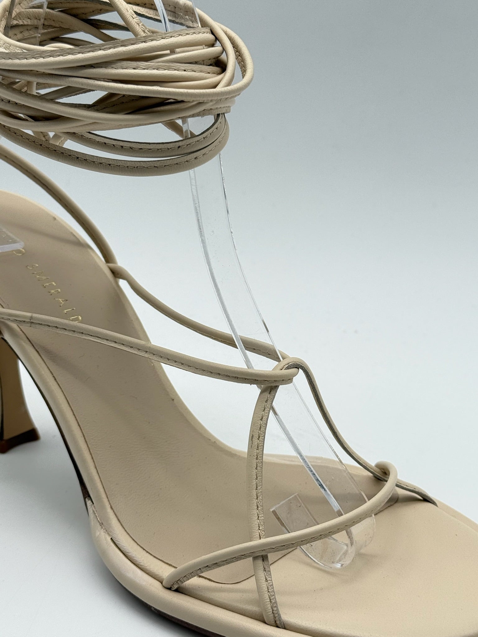 Sandali Biege In Pelle Con Lacci