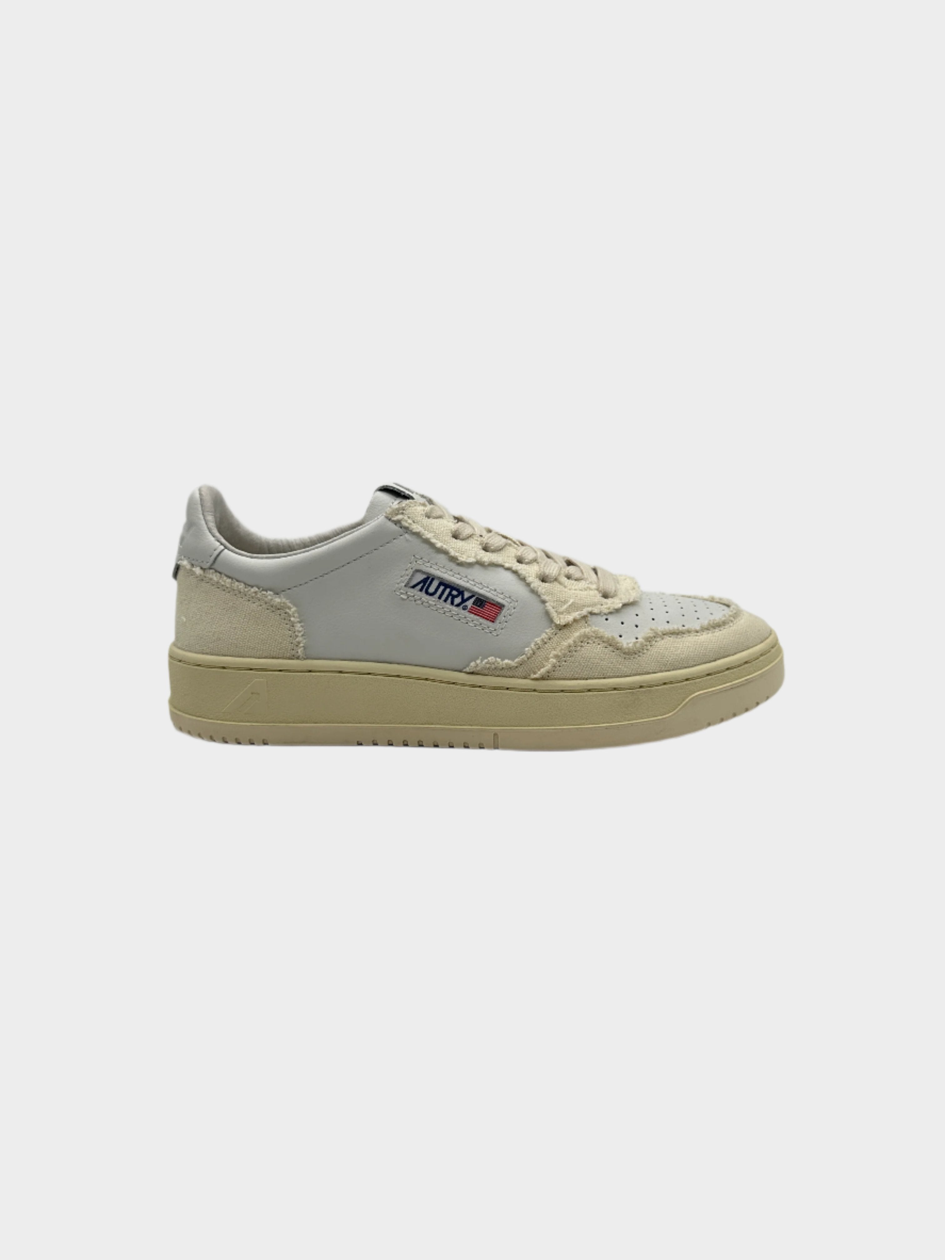 Medalist Low Sneakers Ivory Canvas