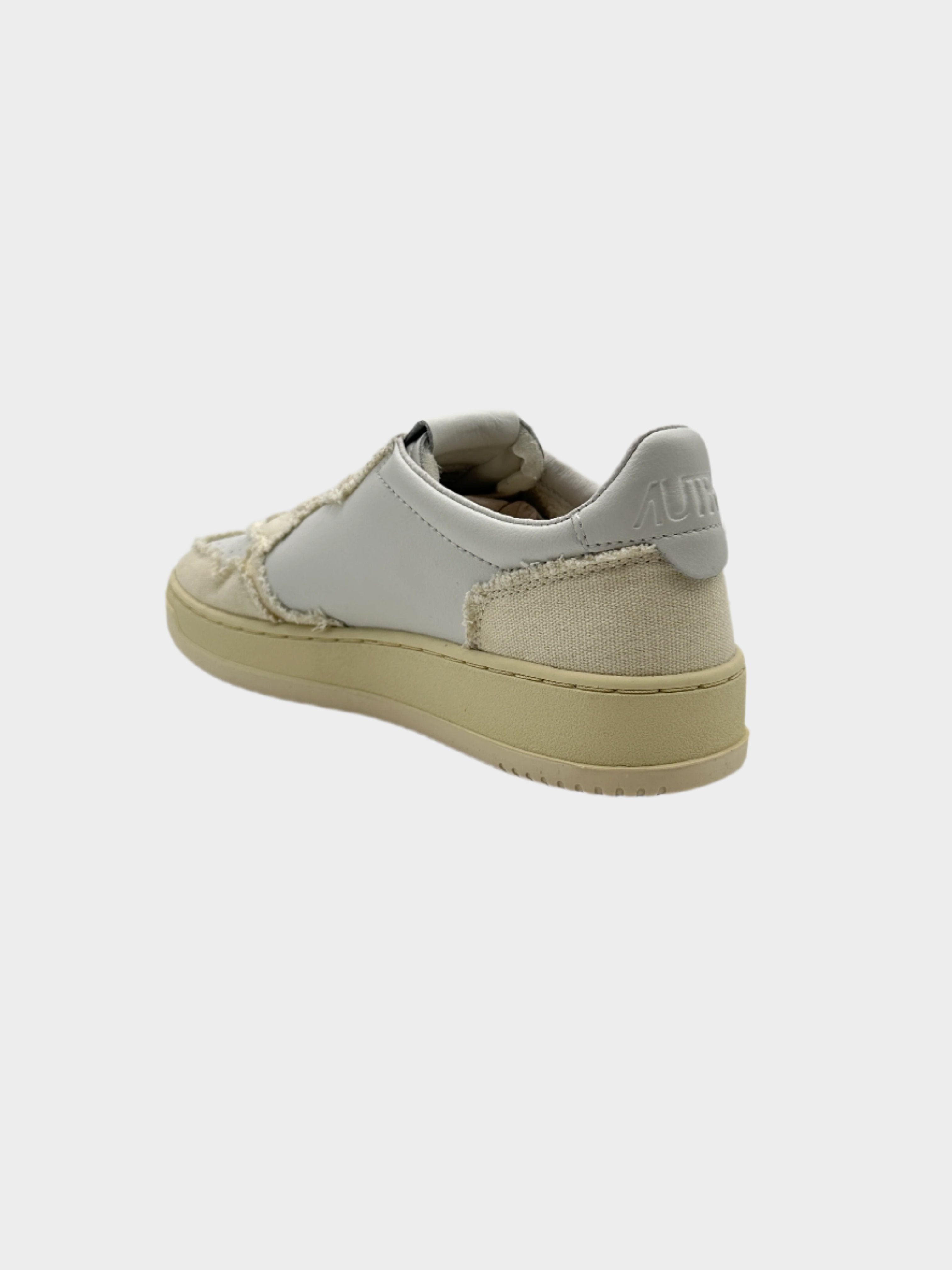 Medalist Low Sneakers Ivory Canvas