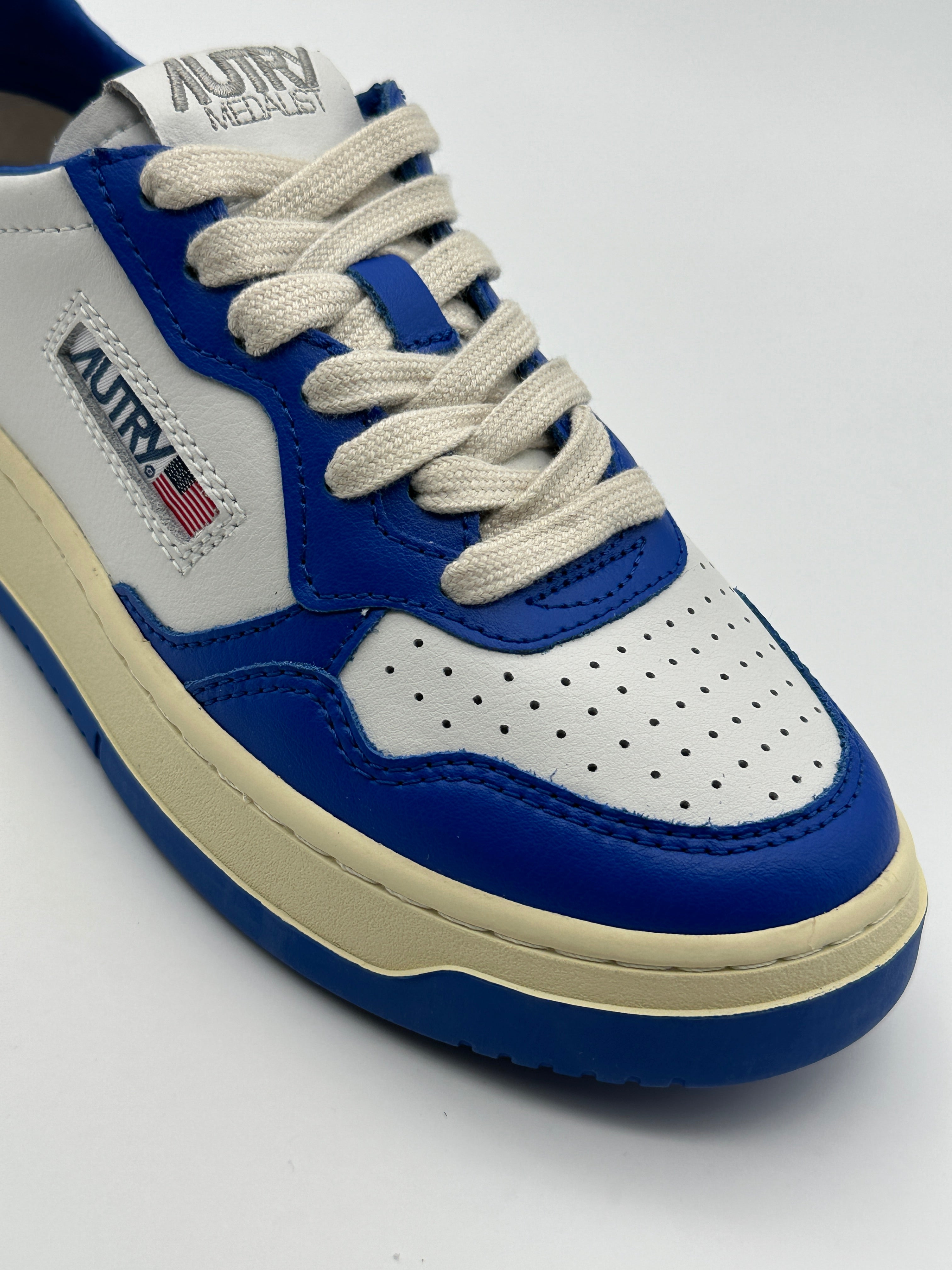 Medalist Low Sneakers Bicolor