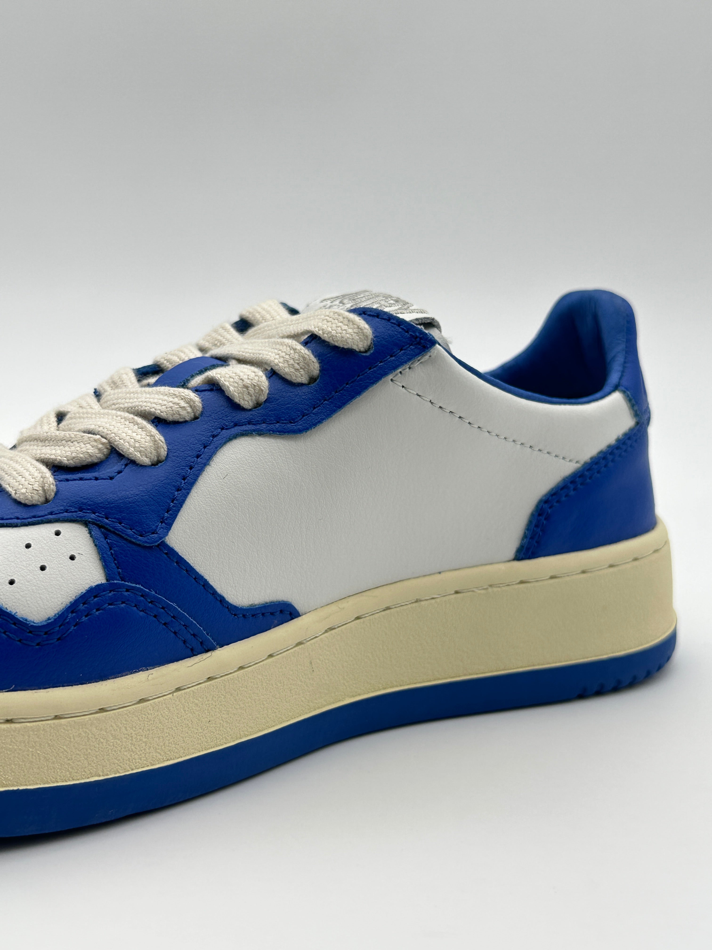 Medalist Low Sneakers Bicolor