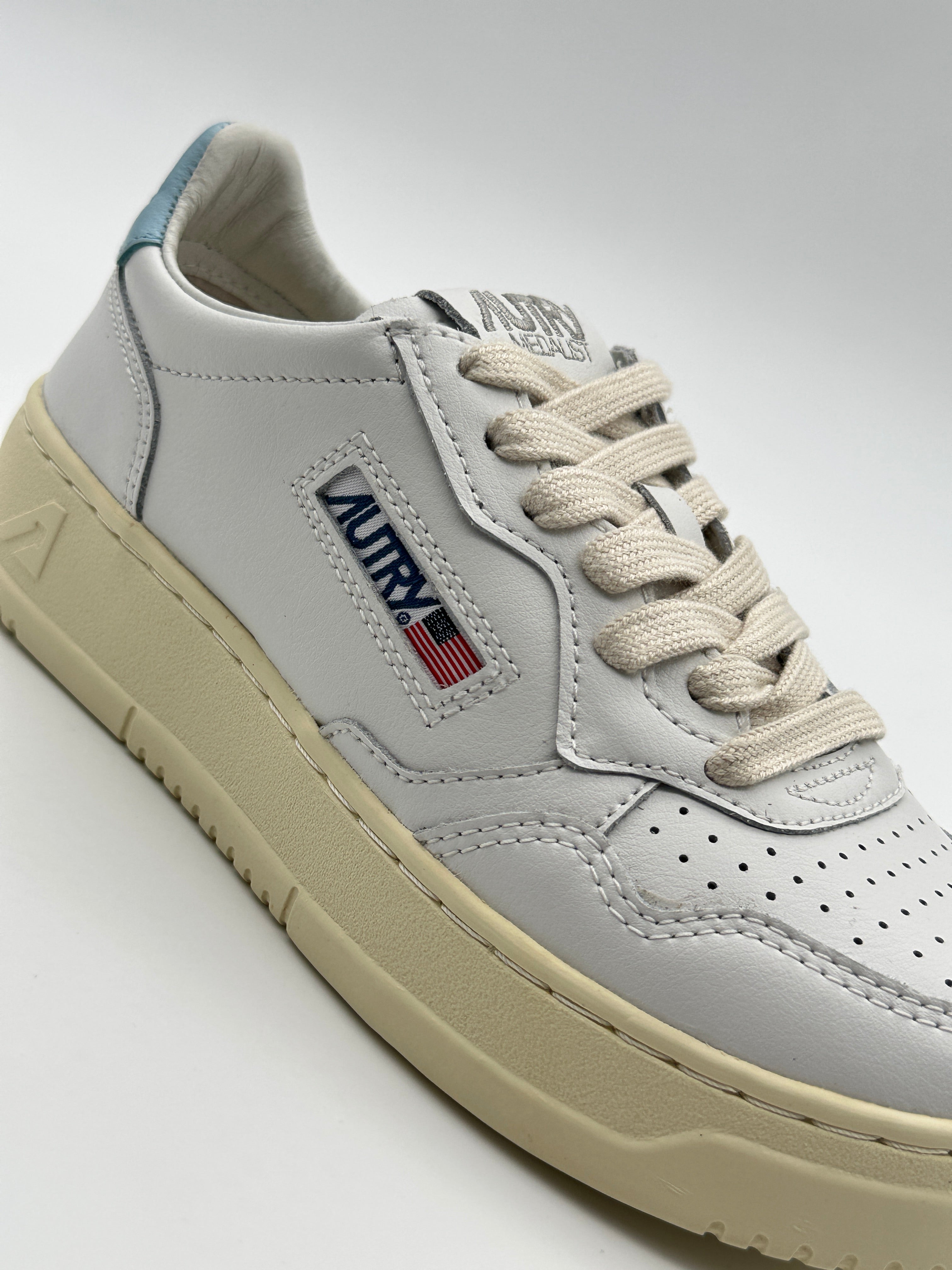 Medalist Low Sneakers