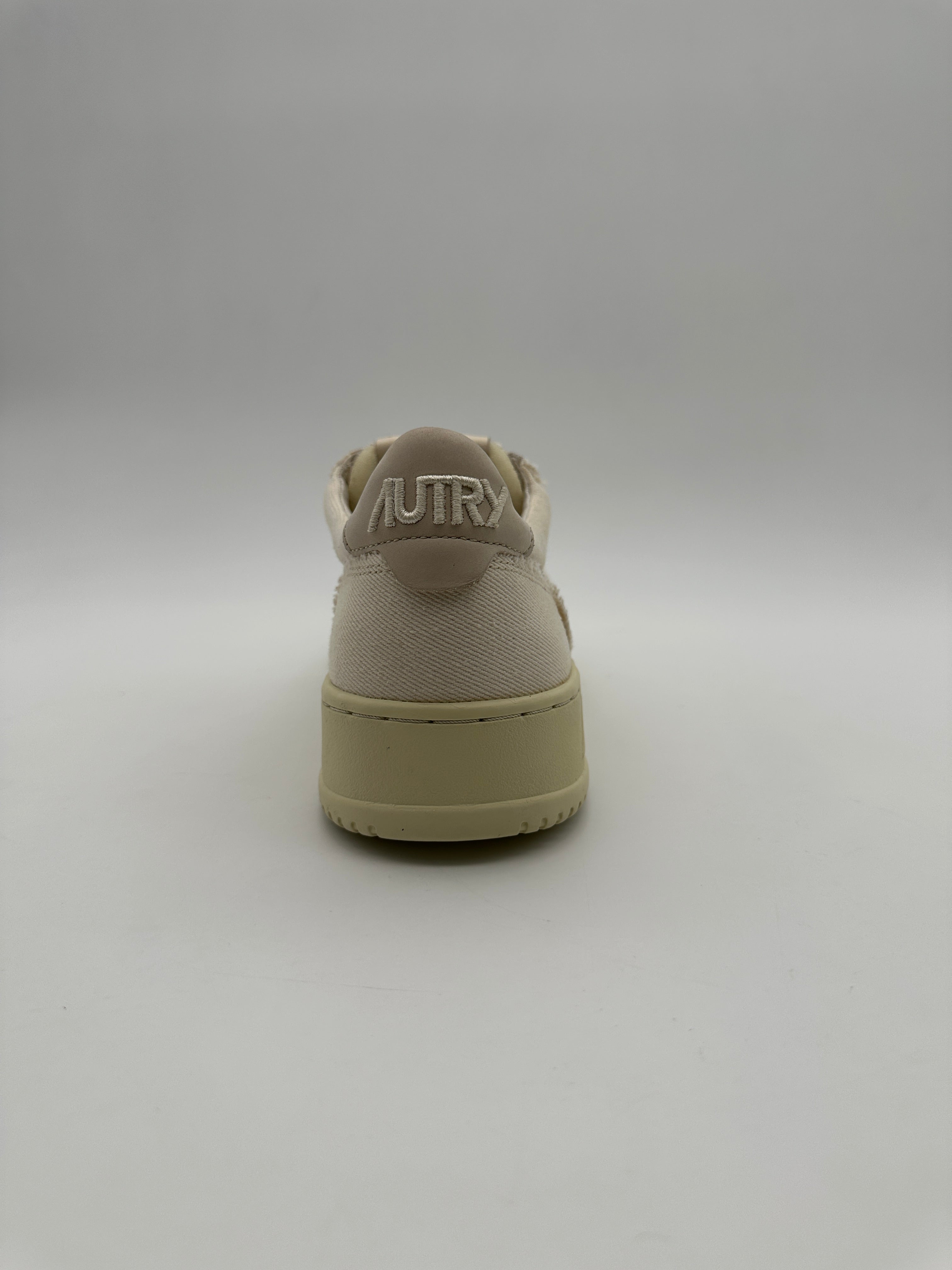 Autry 01 Low Canvas Sneakers
