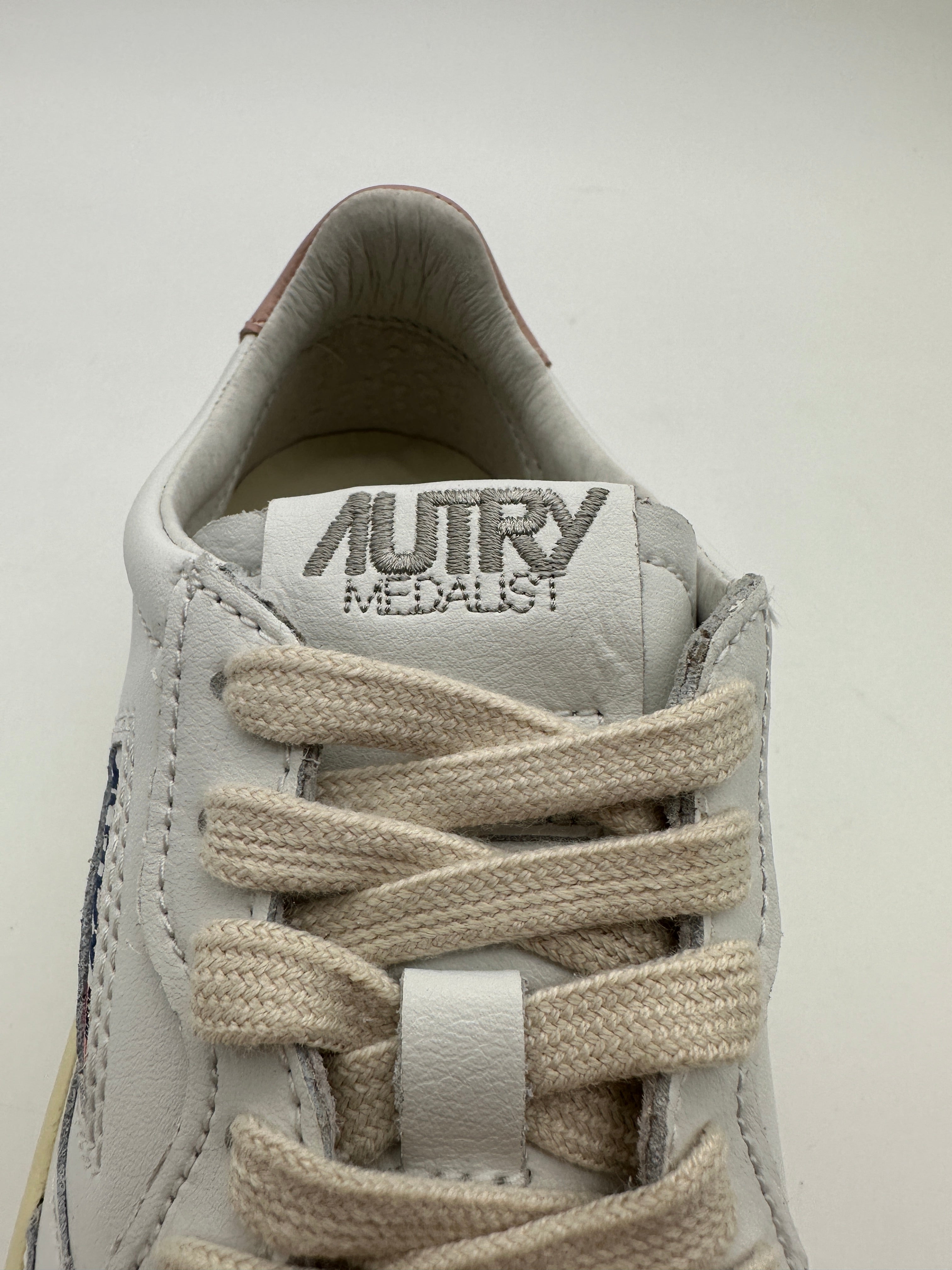 Autry 01 low Sneakers