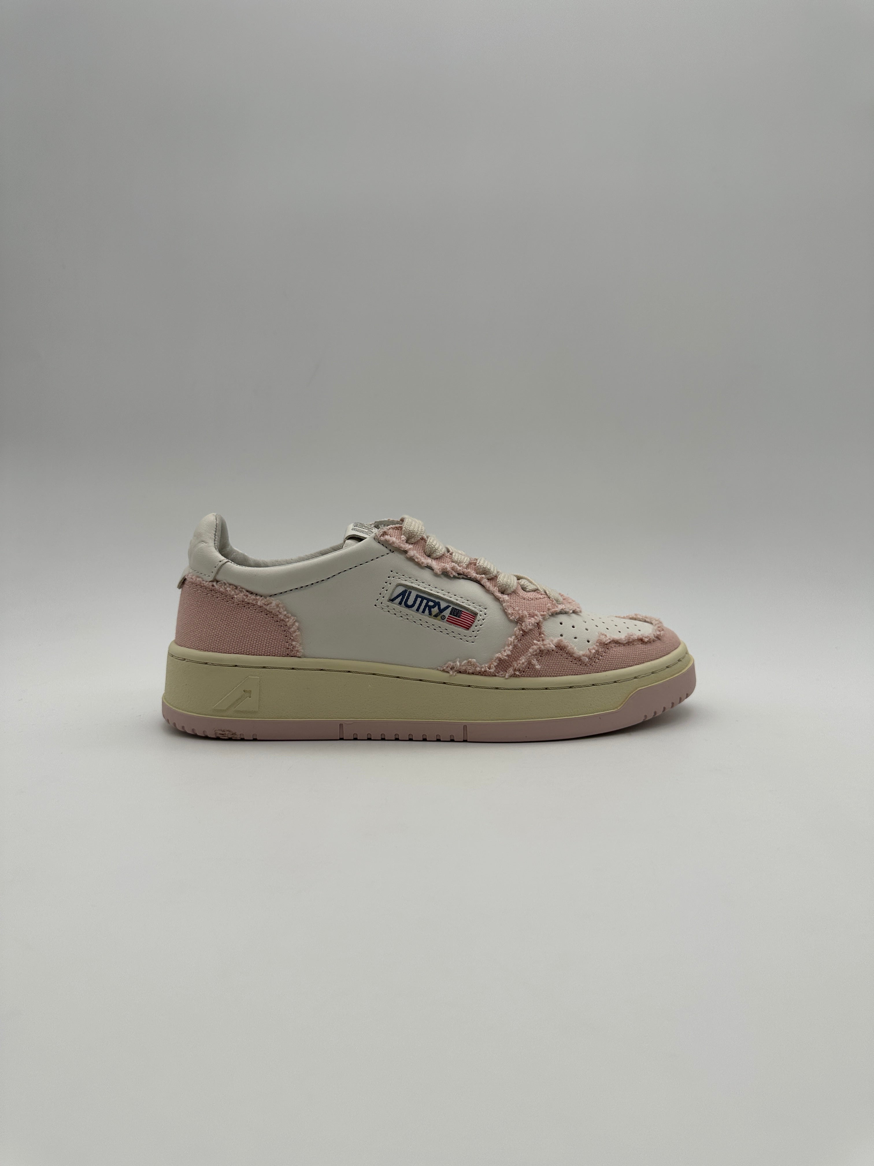 Autry 01 Low Canvas Sneakers