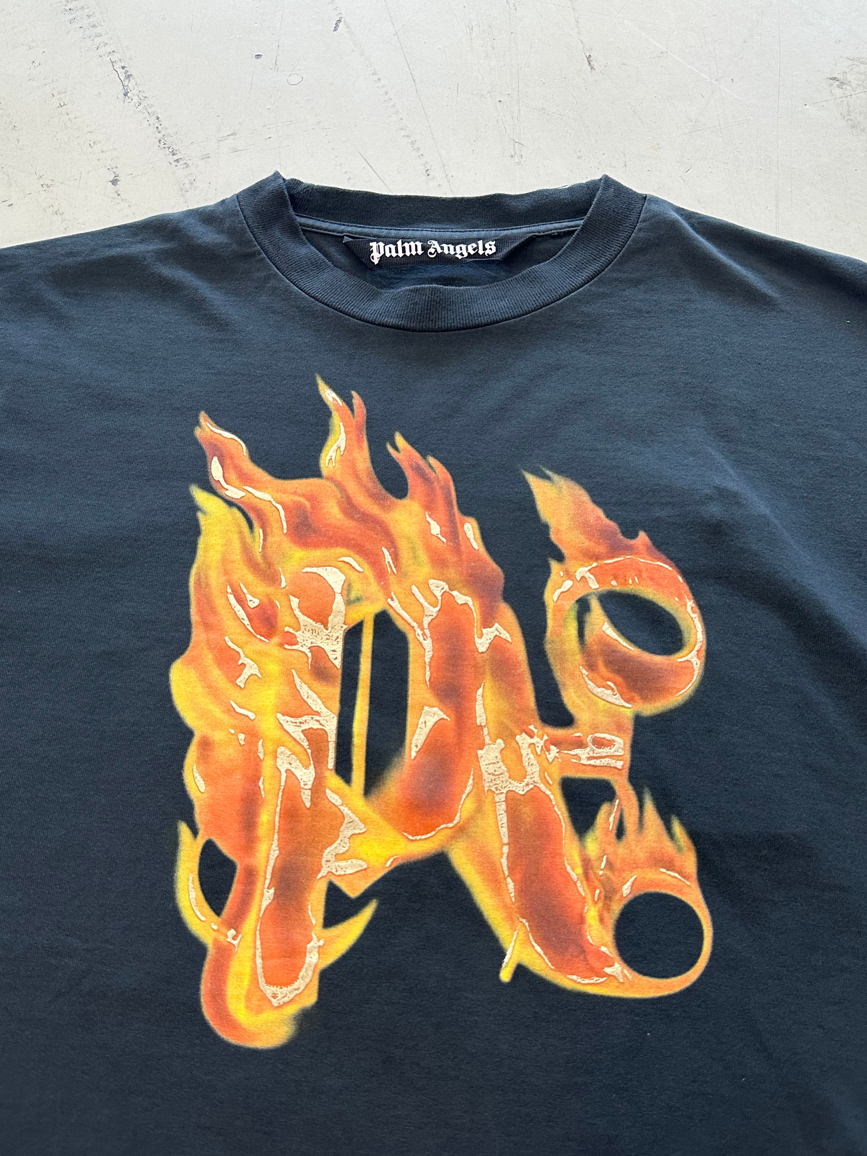 T-Shirt Burning Monogram