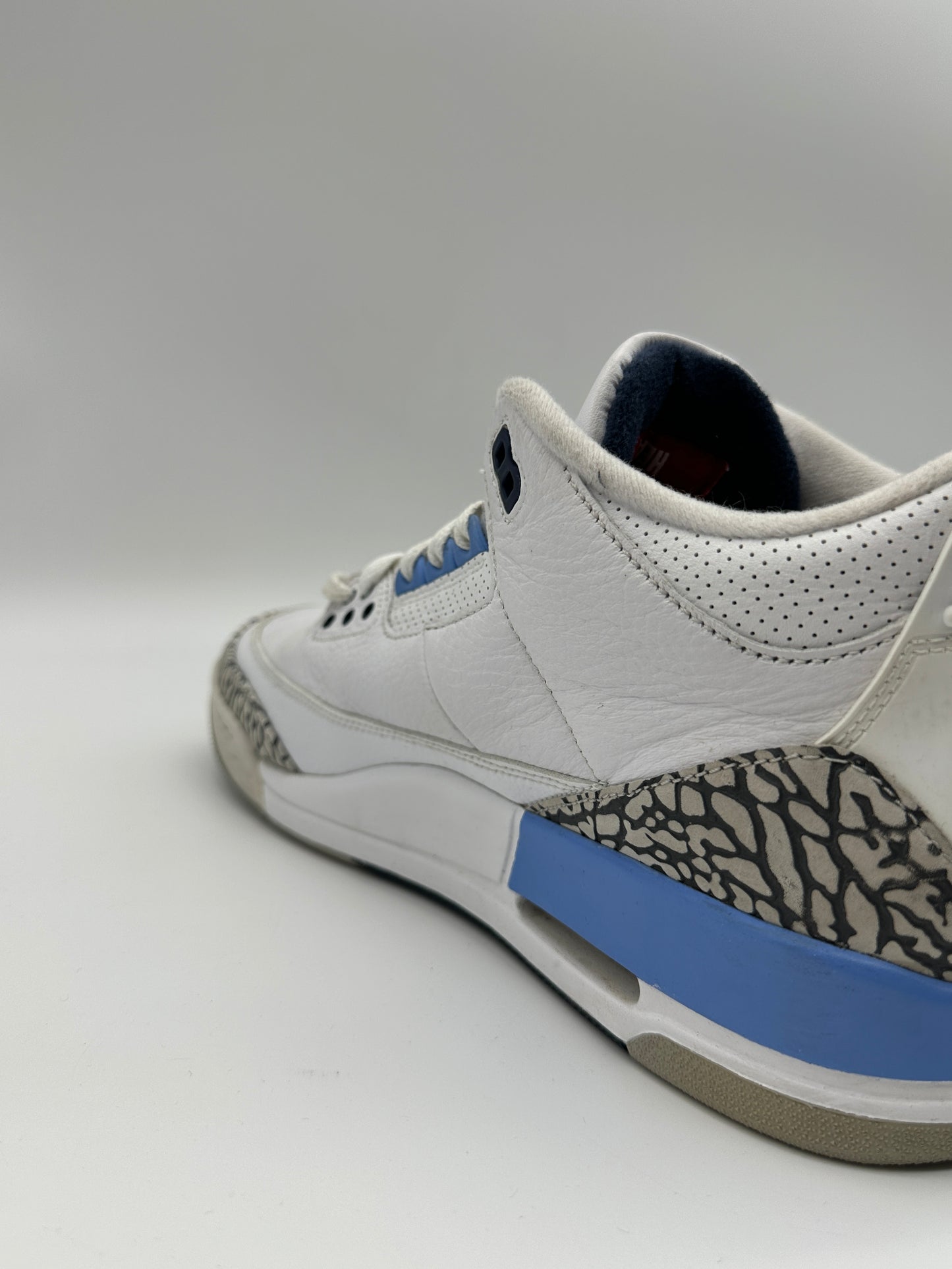 Jordan 3 Sneakers