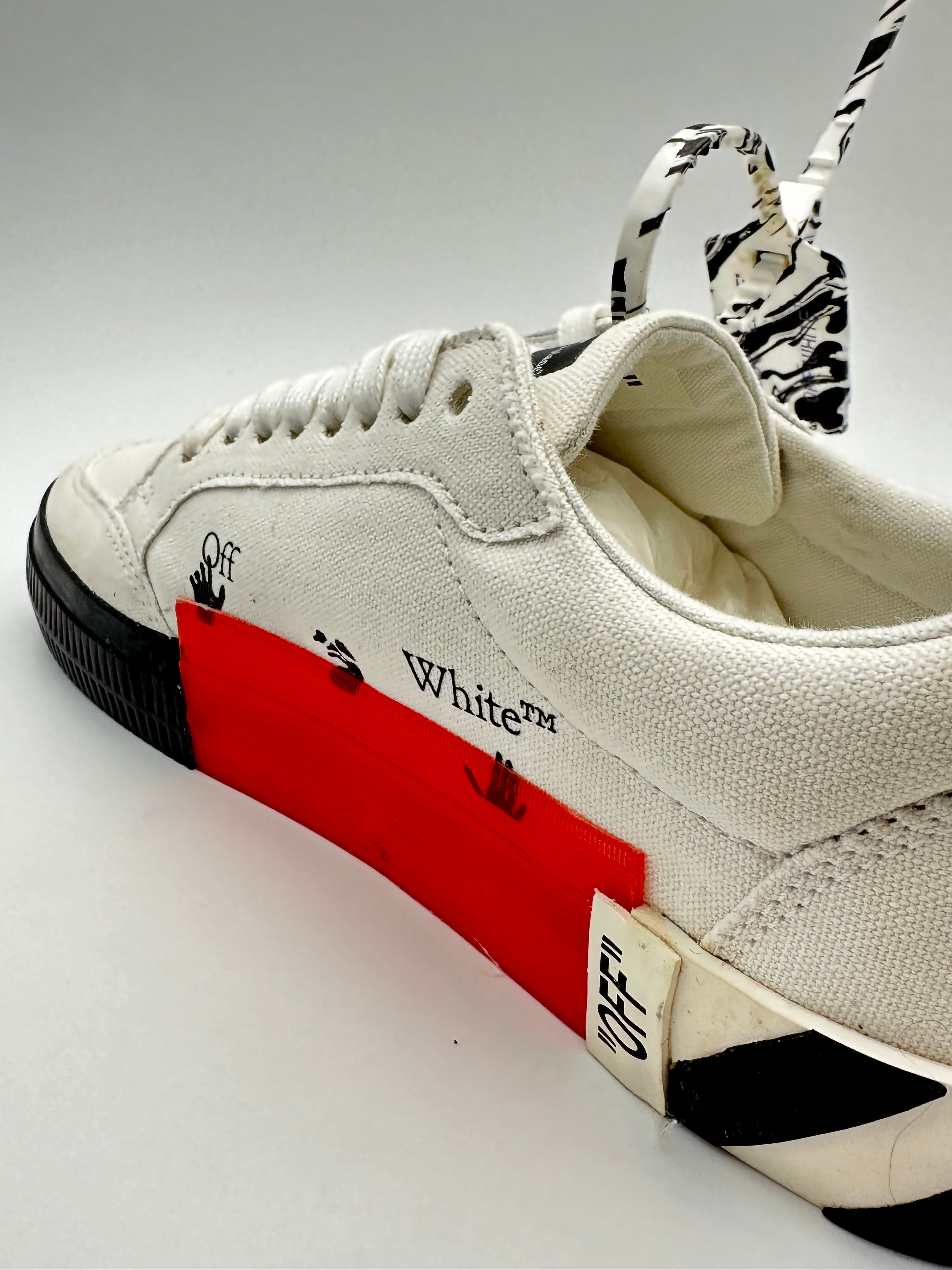 Sneakers With Rubber Detail