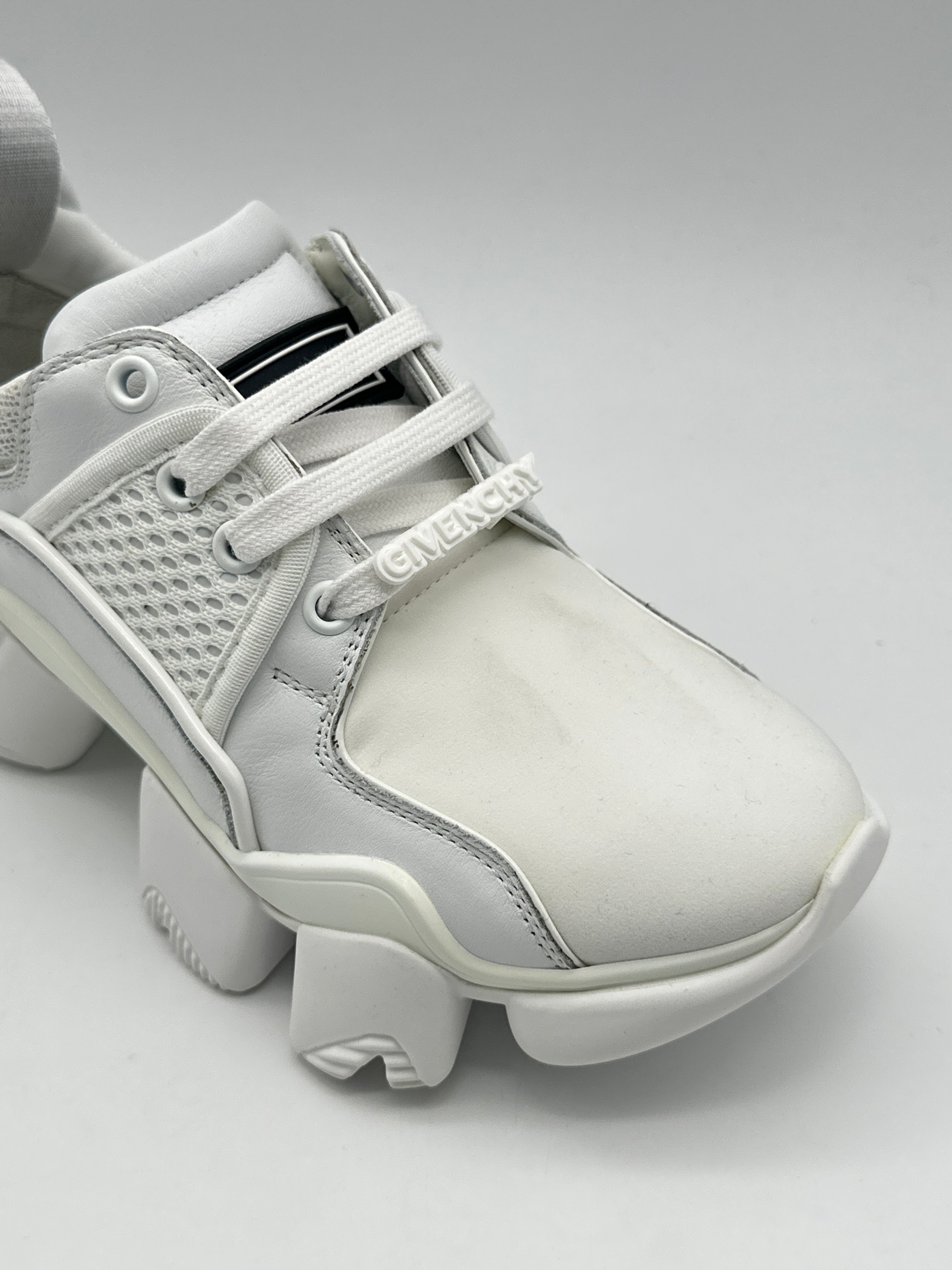 Sneaker Bassa Jaw Bianca Con Suola Scultorea