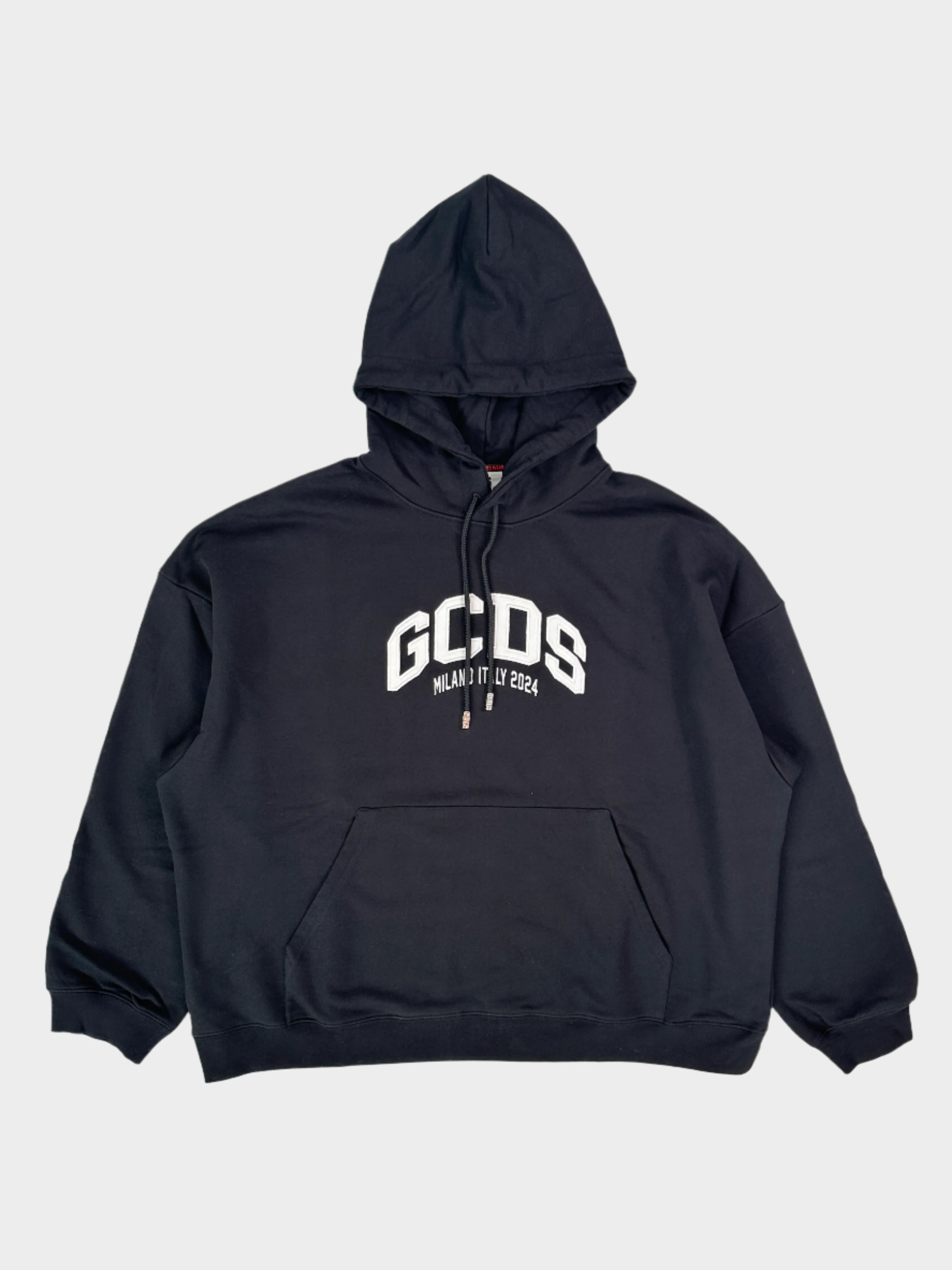 GCDS, felpa con cappuccio, hoodie nera, streetwear, moda, felpa oversize