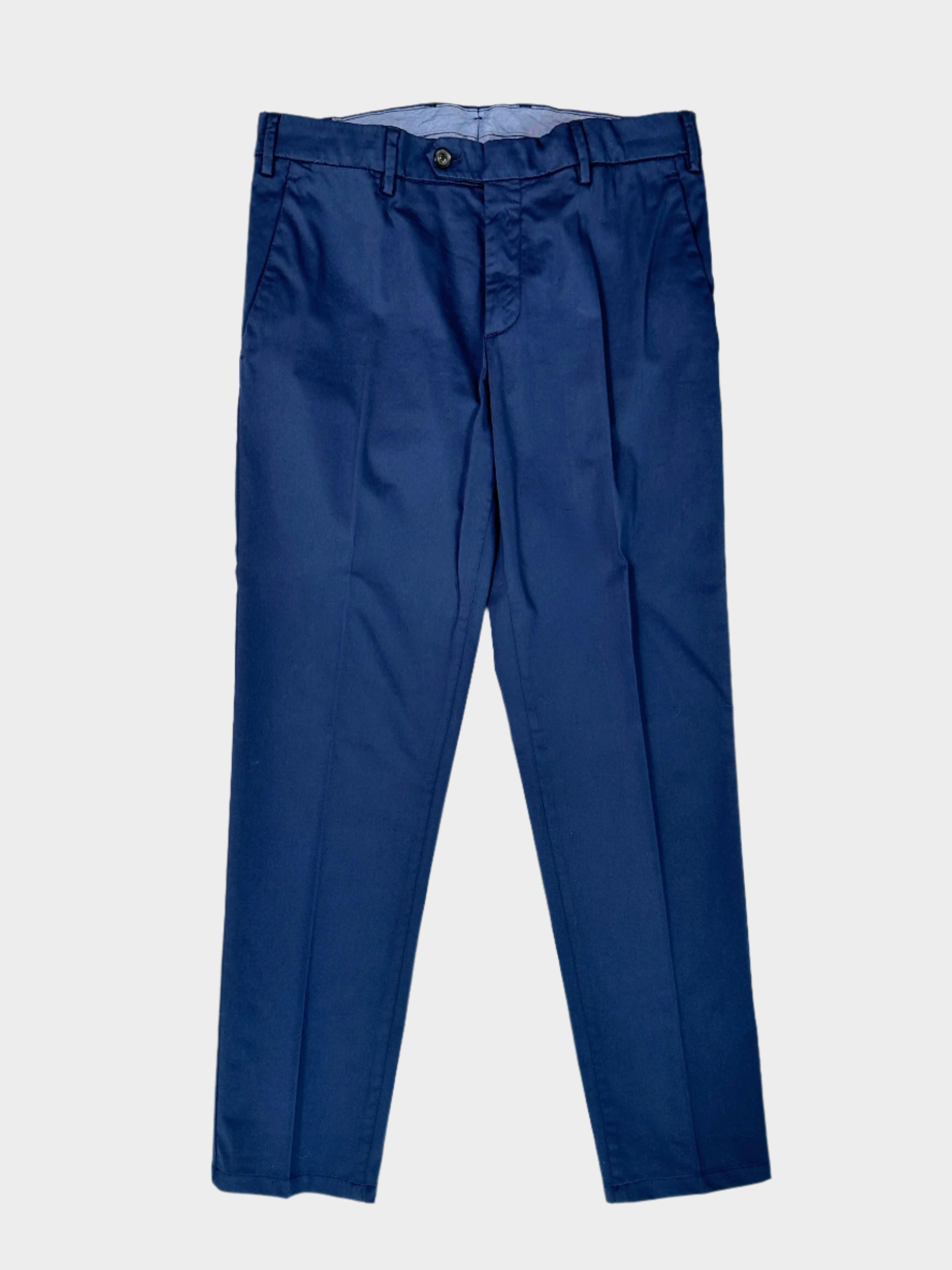 Scopri i pantaloni classici in cotone blu di Lardini. Stile sartoriale, comfort e qualità Made in Italy.