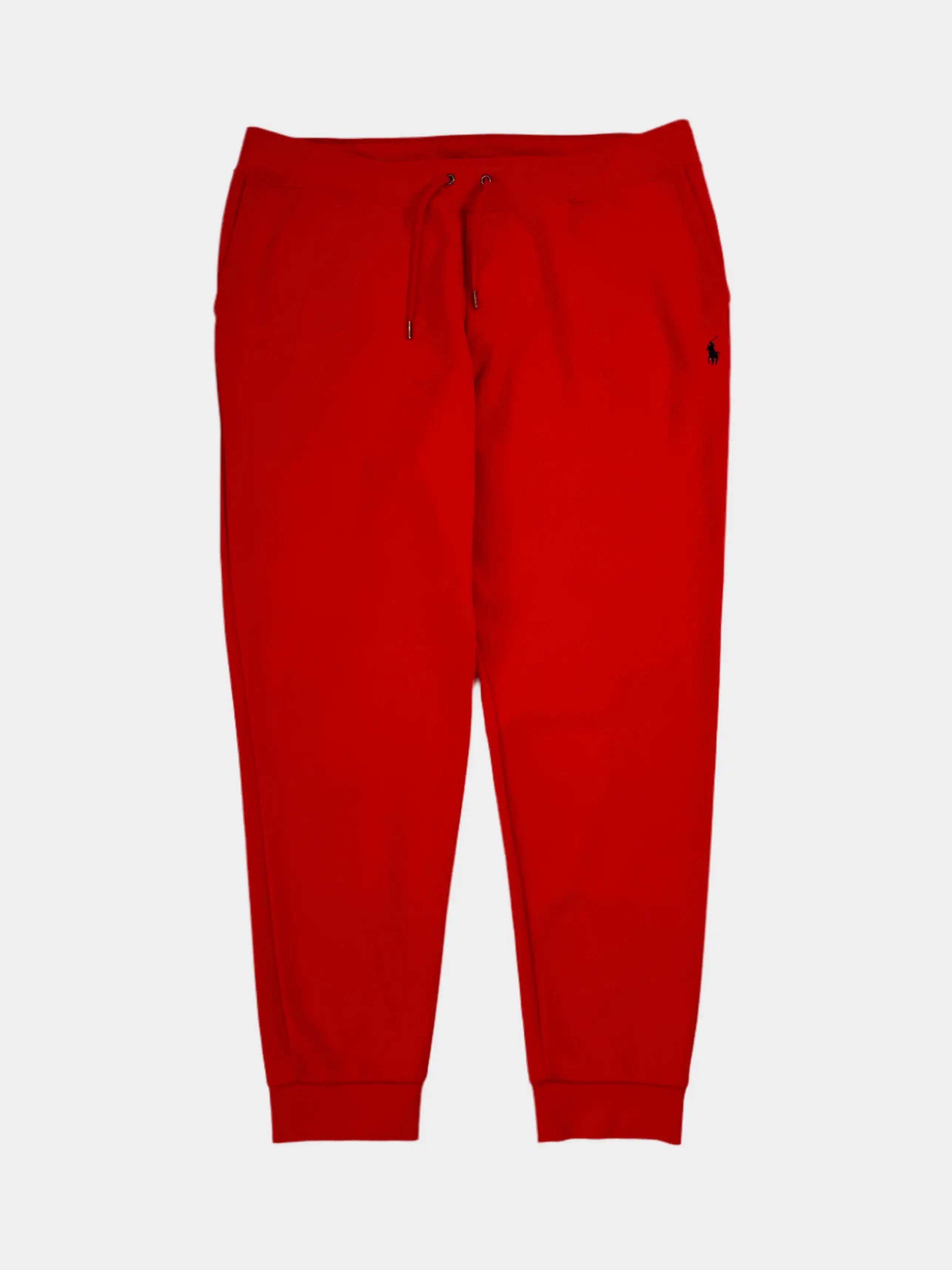 Polo Ralph Lauren, pantaloni tuta, pantaloni rossi, fit baggy, logo contrasto, streetwear, abbigliamento sportivo, Qlhype