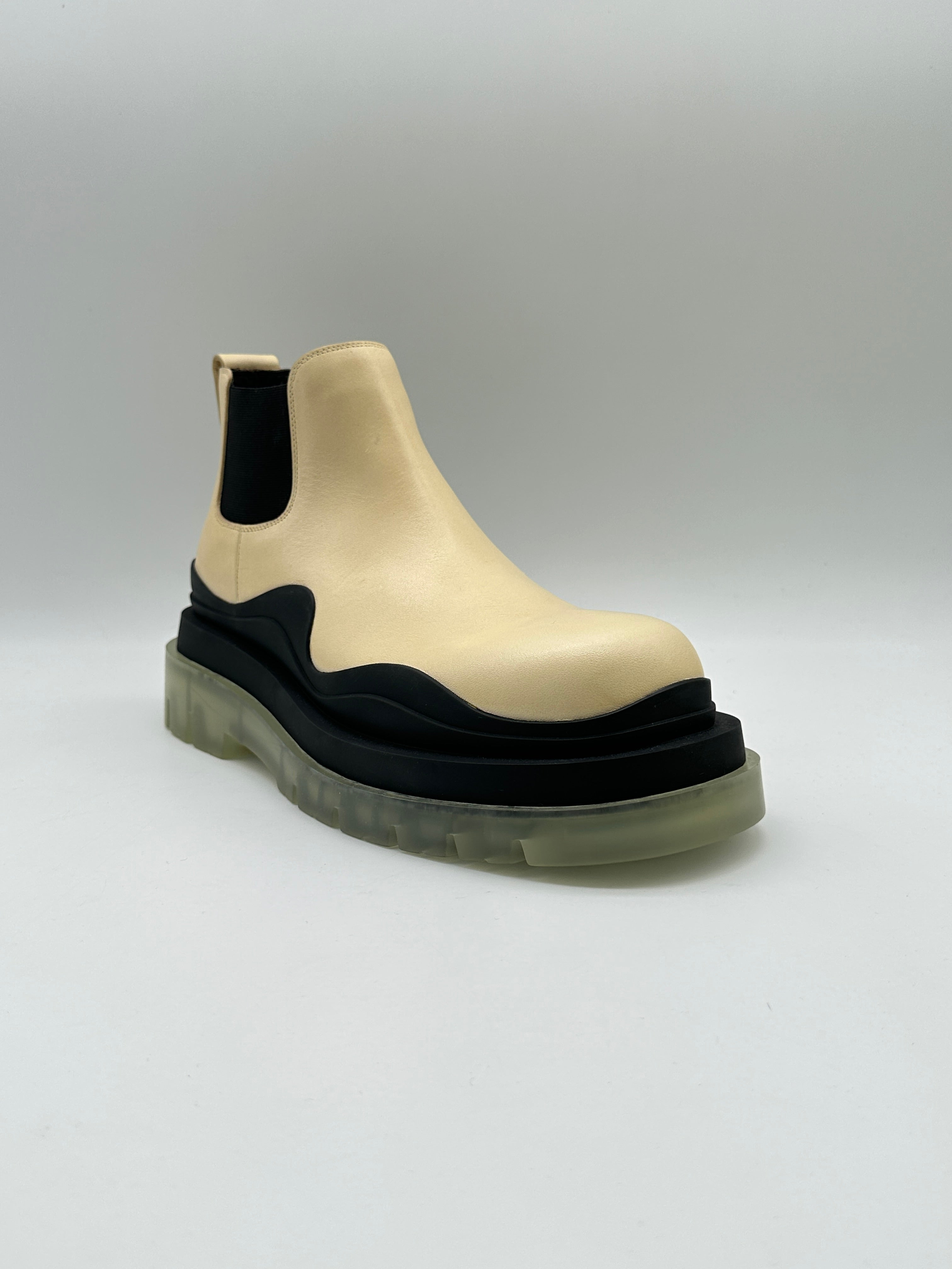 Two-tone ankle boot