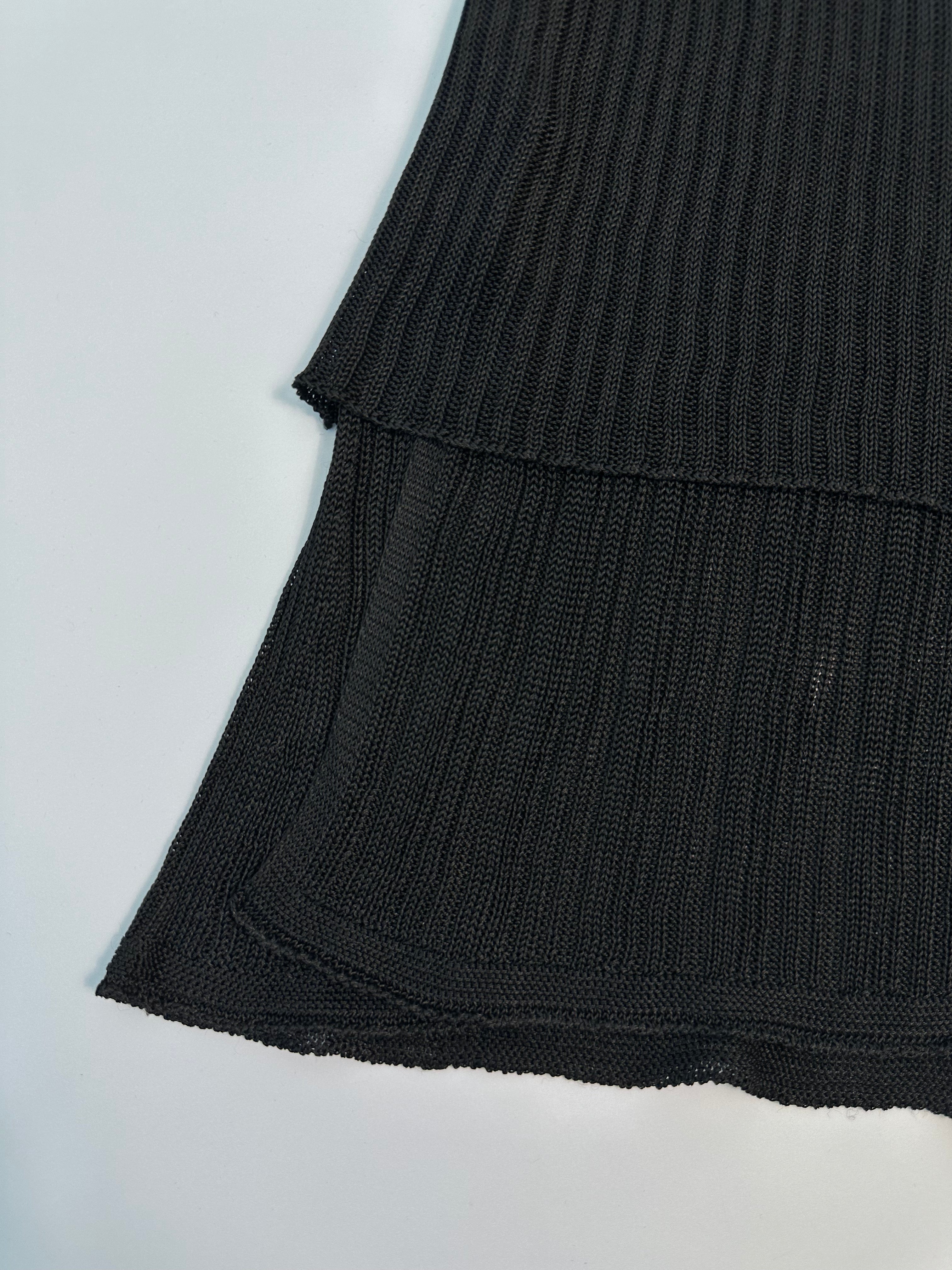 Top In Maglia Nera Con Doppio Fondo