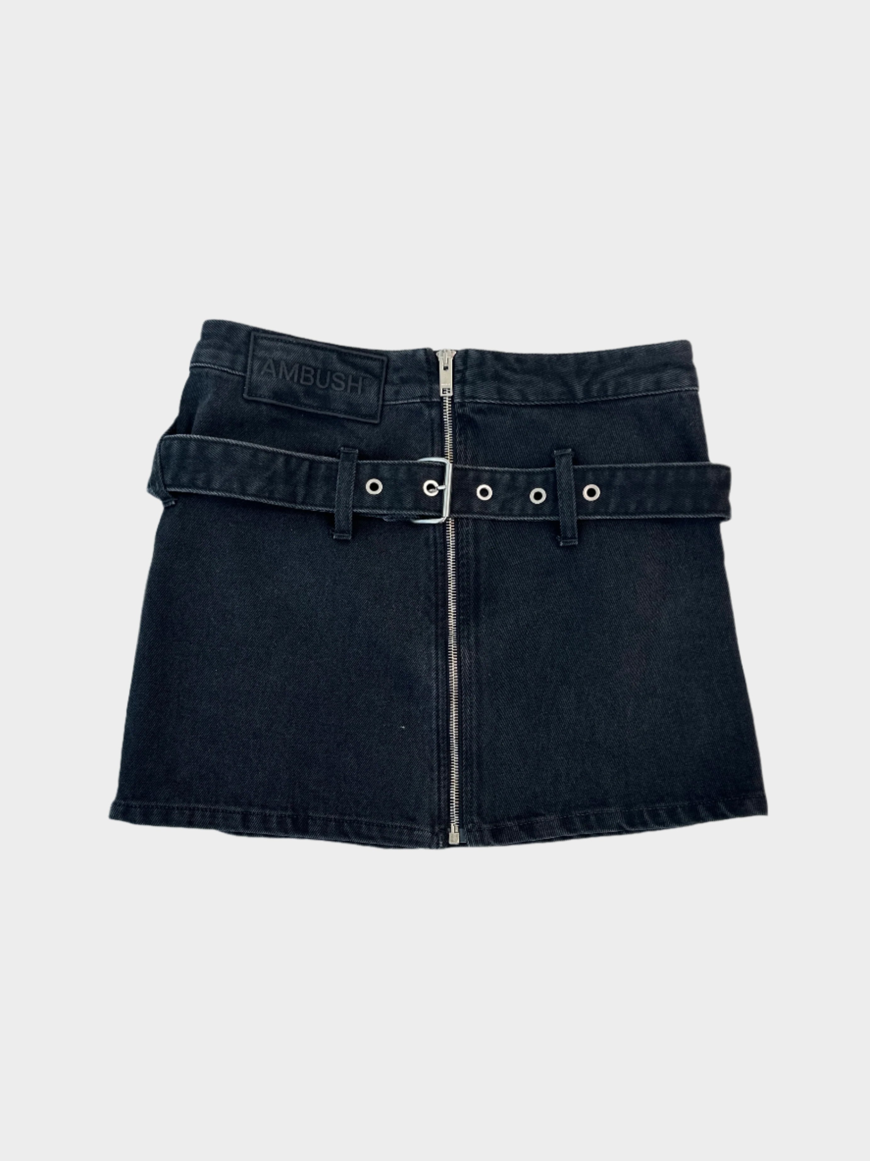 Gonna Ambush mini in denim nero con cintura e zip frontale

