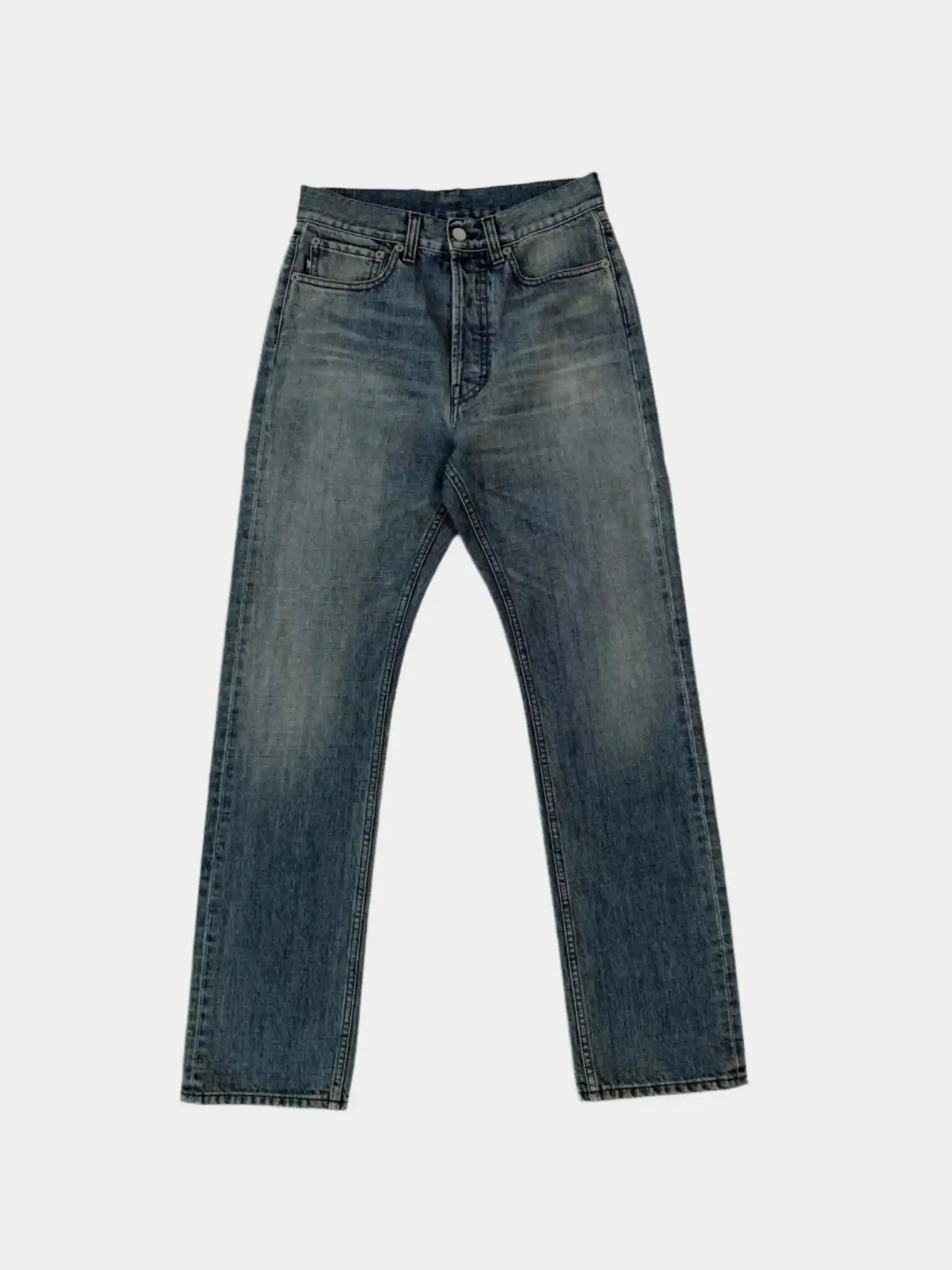 Vista frontale dei jeans Ambush stone washed con vestibilità dritta