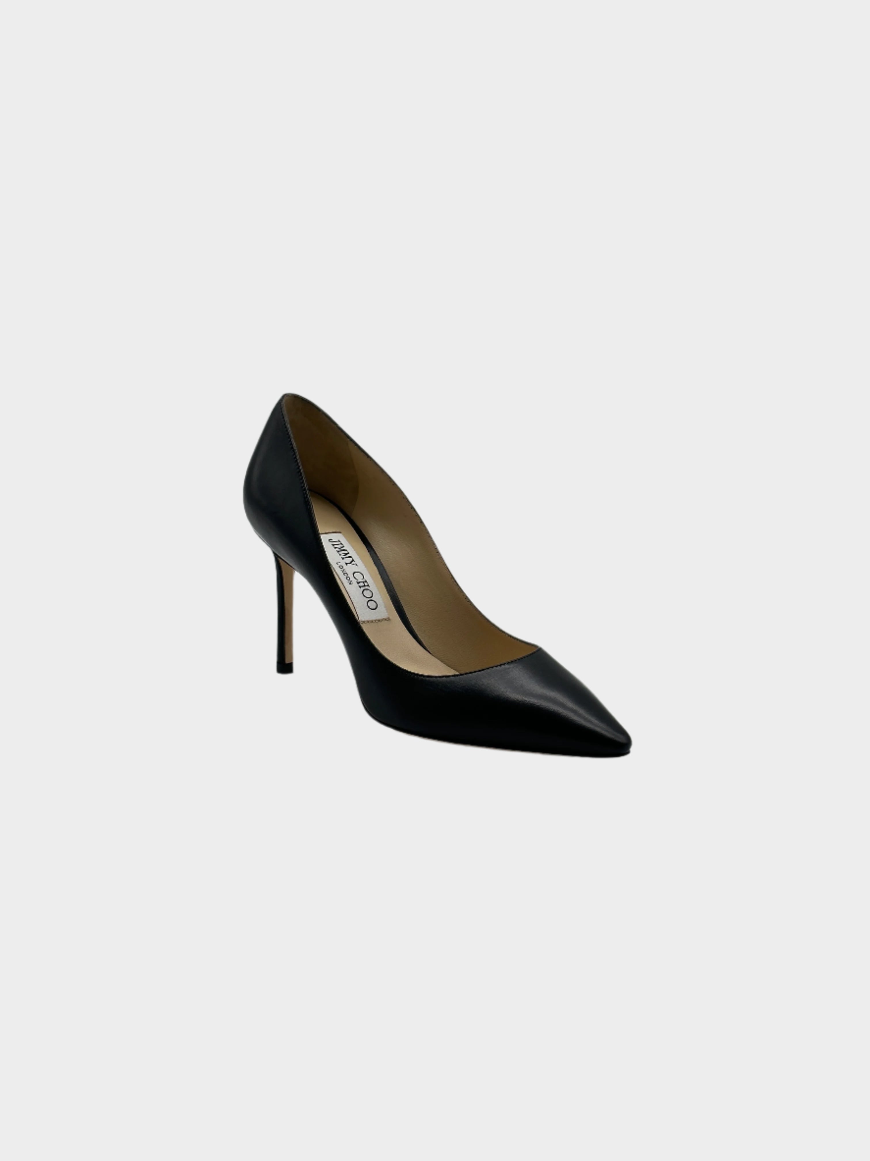 Black Leather Pumps con punta affusolata, tacco a stiletto di 8,5 cm e suola in pelle. Eleganza e comfort in un design raffinato.