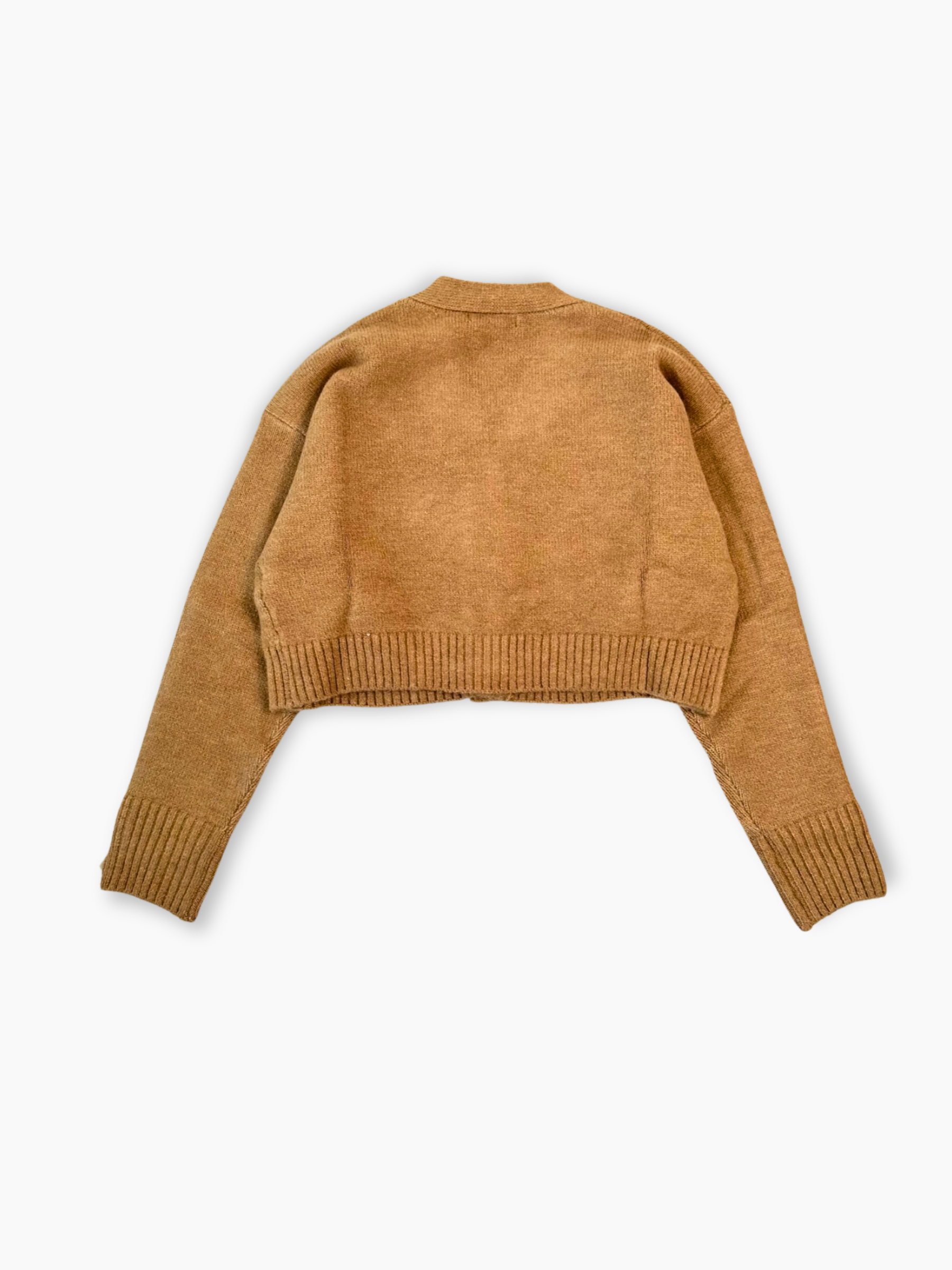 Dettaglio bottoni cardigan corto nocciola in maglia