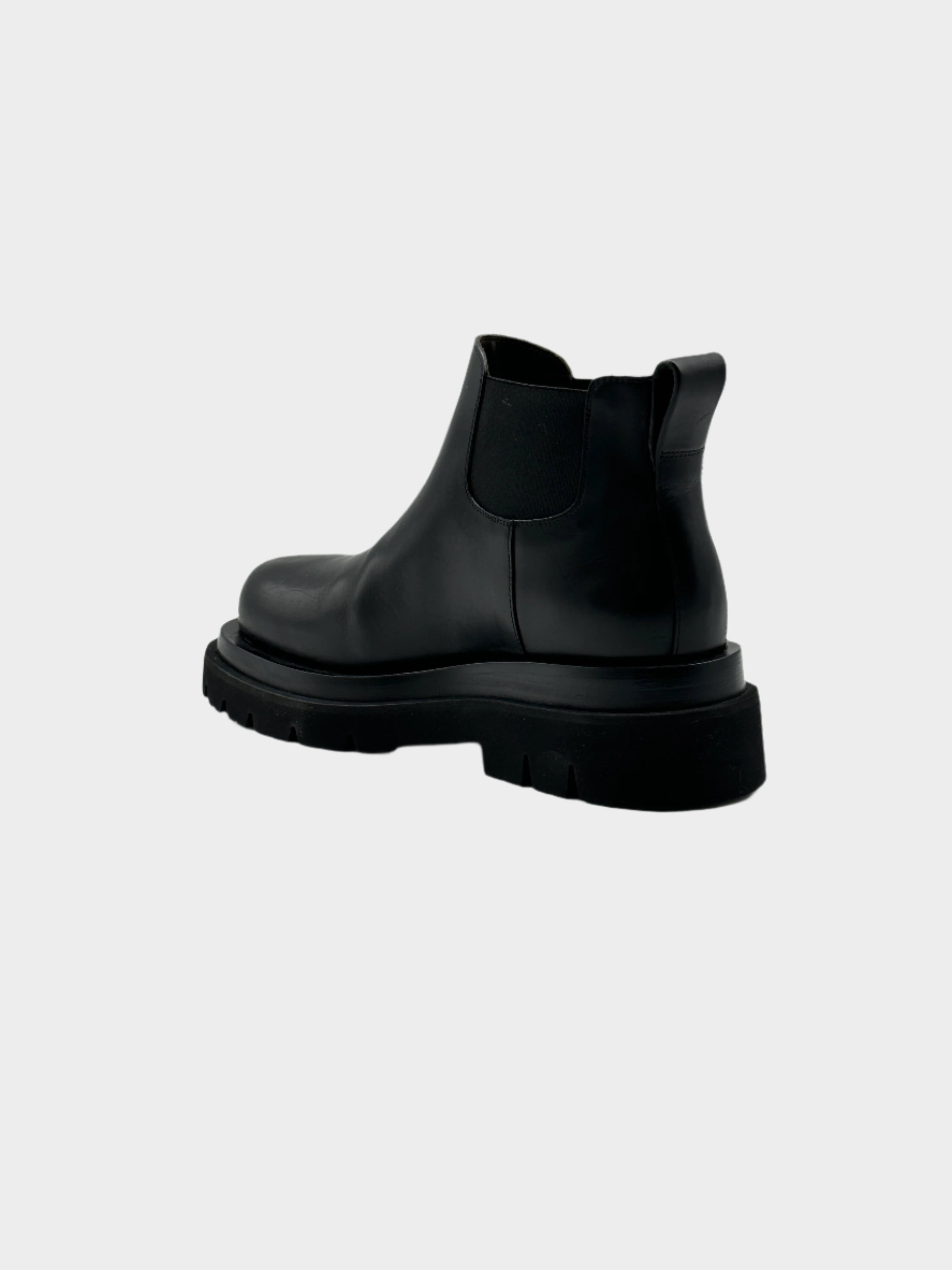 Chunky Ankle Boots con punta arrotondata, suola lug e elastico laterale. Comfort e stile urbano.