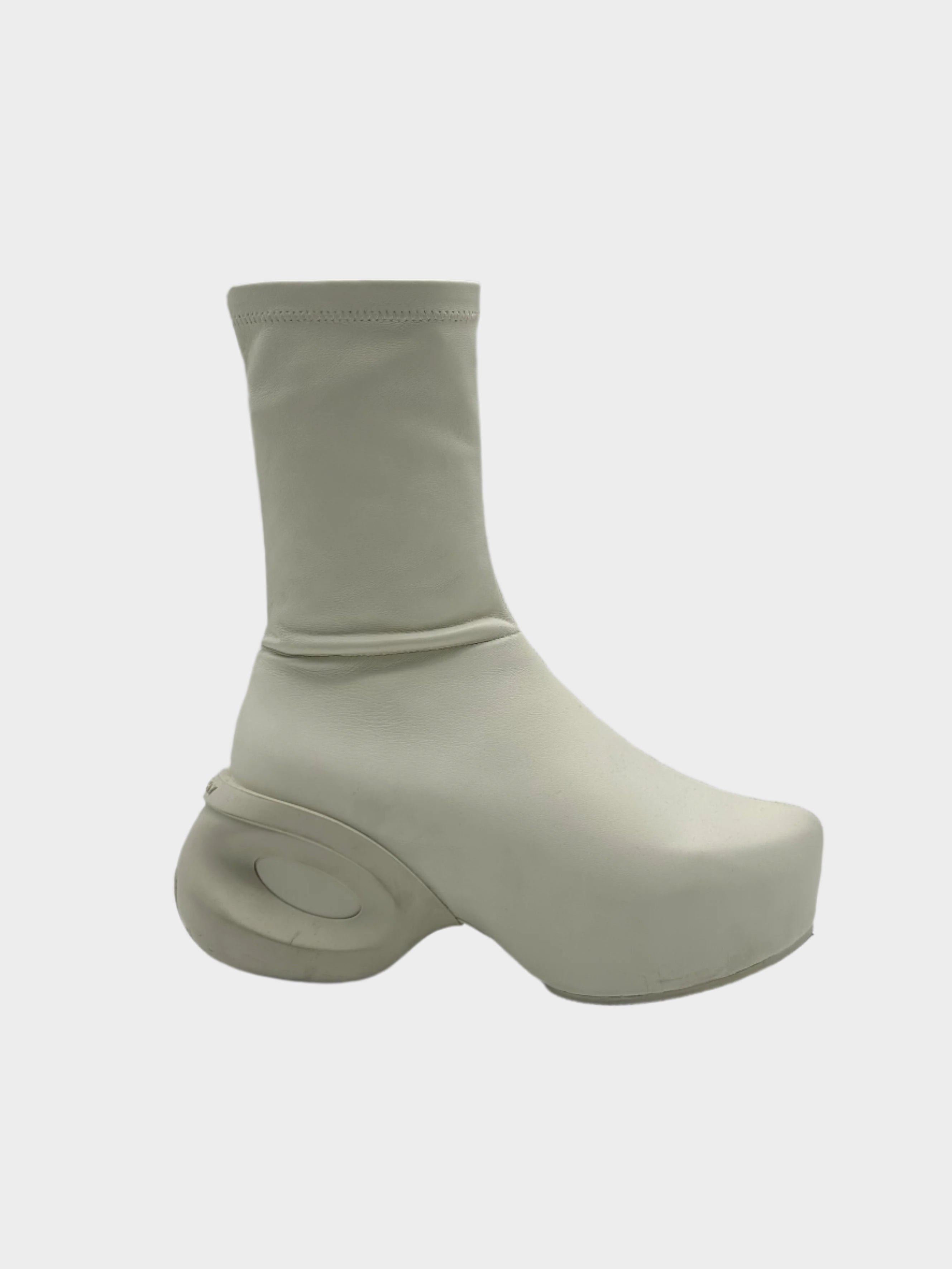 ankle boots avorio, clog boots donna, stivaletti scultorei, pelle agnello, scarpe contemporanee, made in Italy


