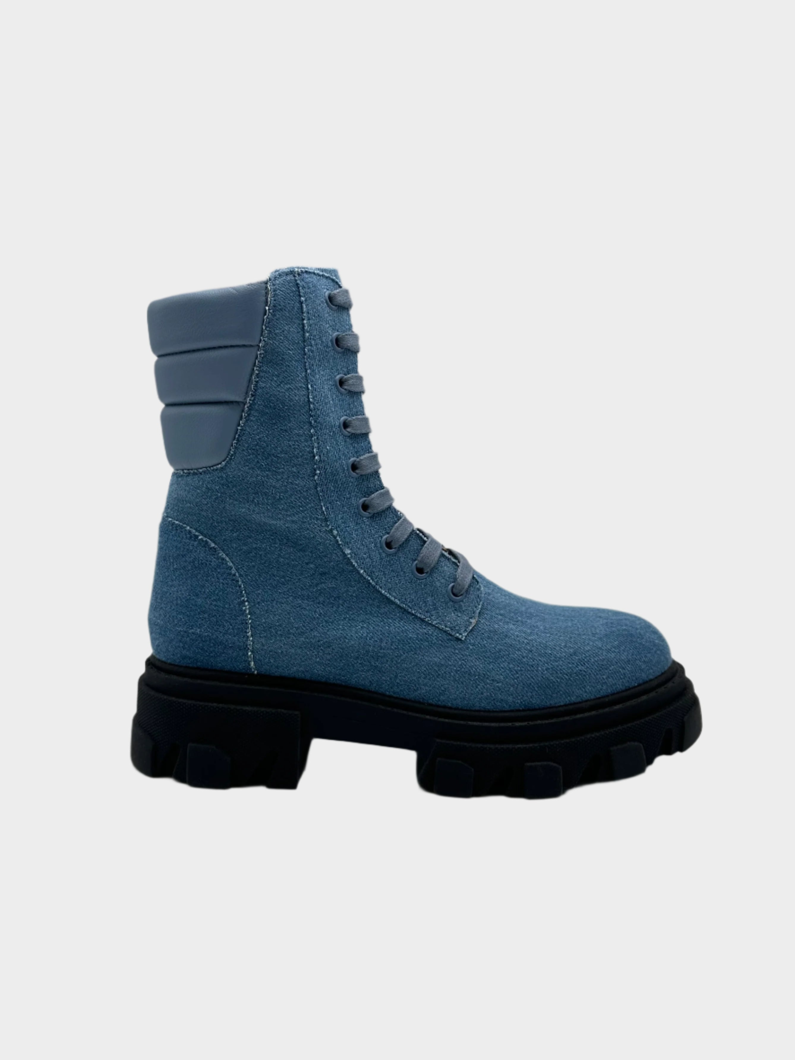 combat boot denim, stivaletti chunky, scarpe streetwear, Gia Borghini, stivali donna, moda urban

