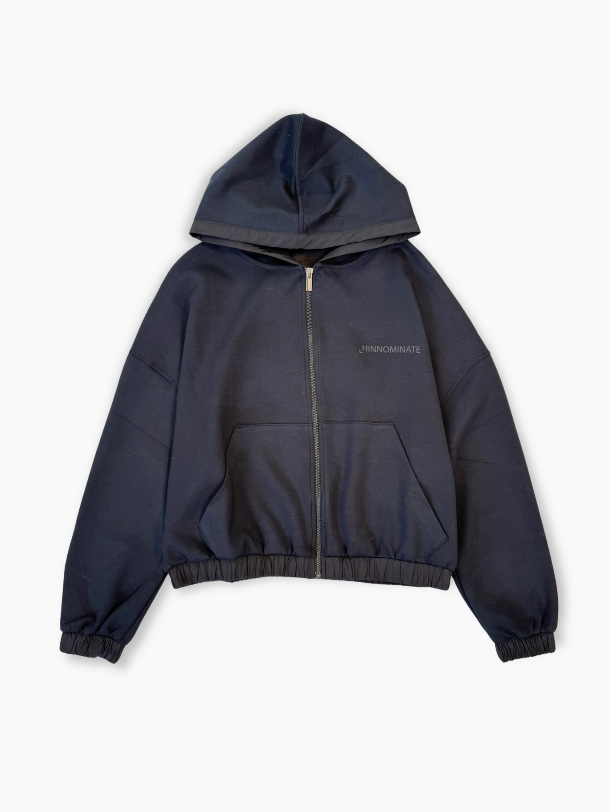 Felpa nera Hinnominate con cappuccio e zip frontale vista frontale