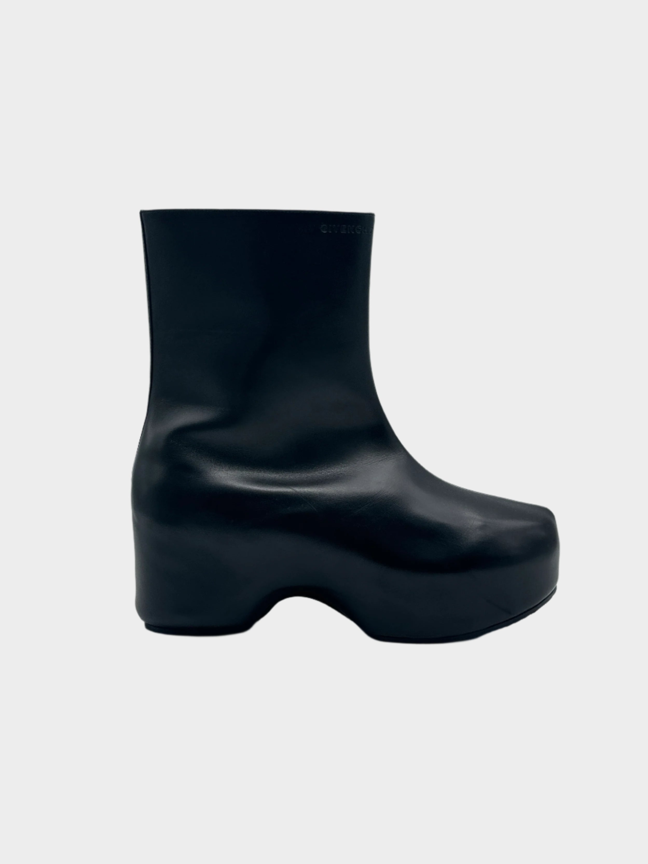 stivaletti Givenchy neri, stivaletti chunky Givenchy, scarpe in pelle Givenchy, stivaletti design scultoreo, Givenchy uomo donna

