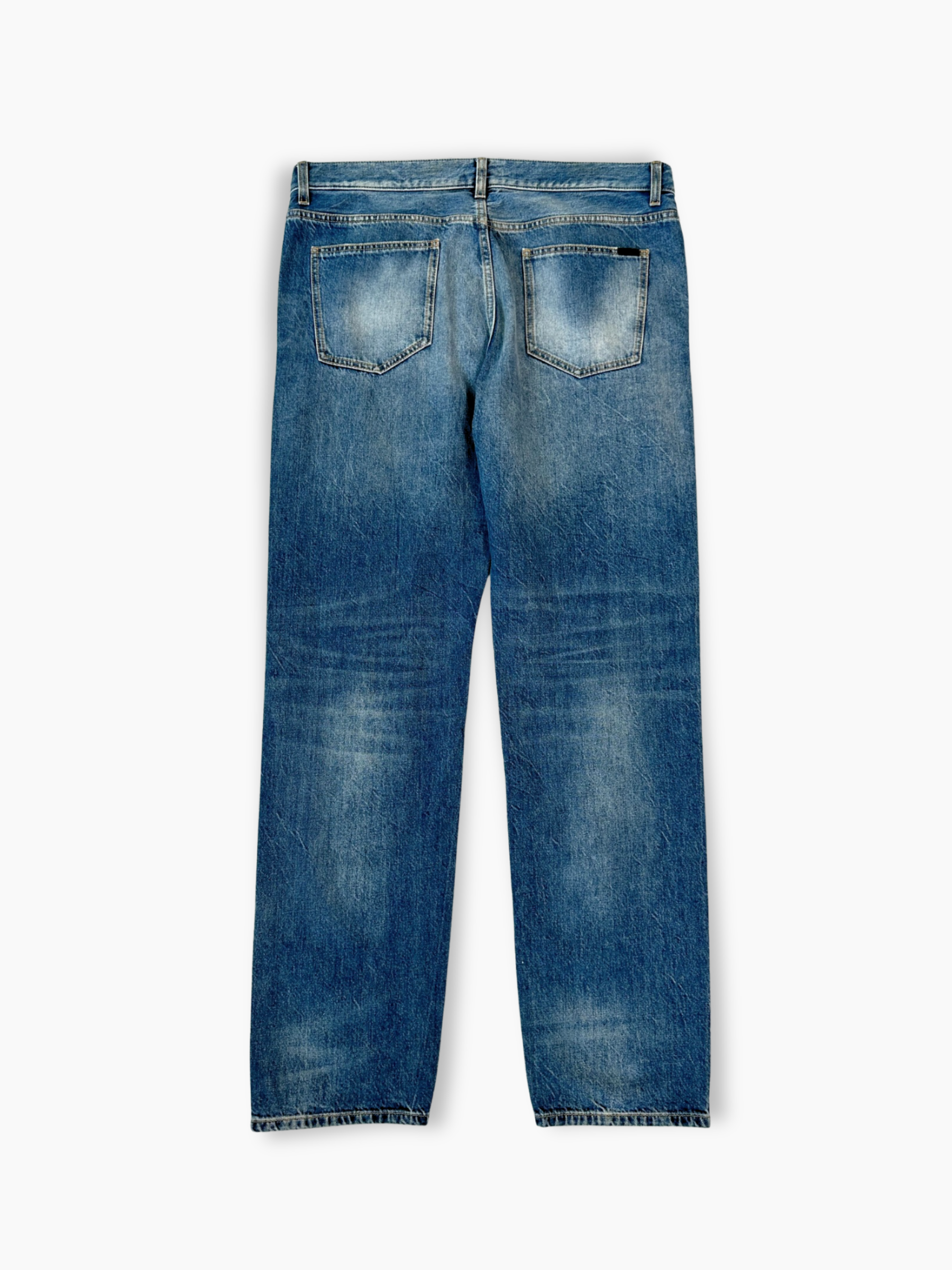Jeans straight fit Saint Laurent in denim azzurro delavé visti frontalmente