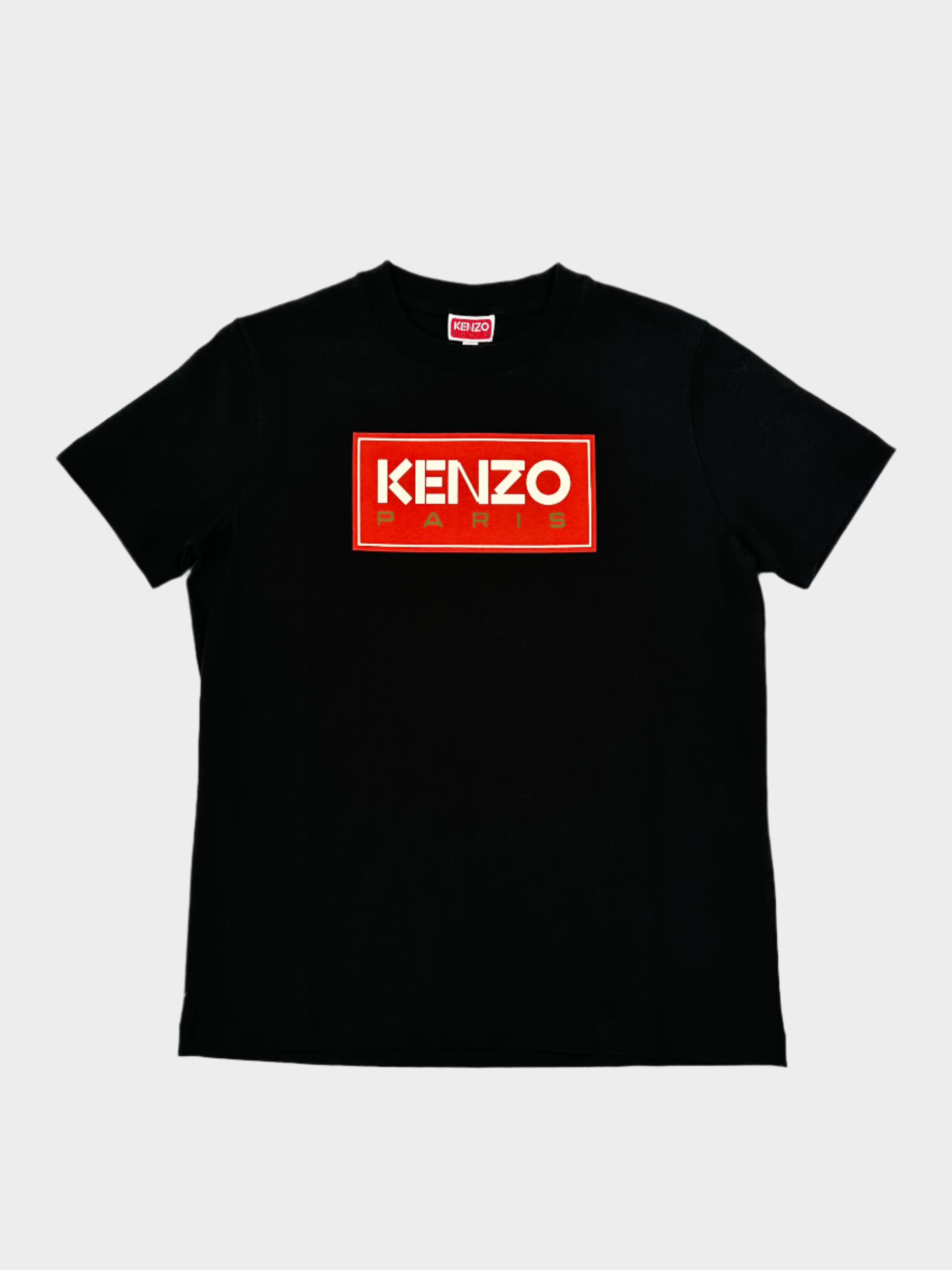 Vista frontale della t-shirt Kenzo Paris nera con maxi logo rosso