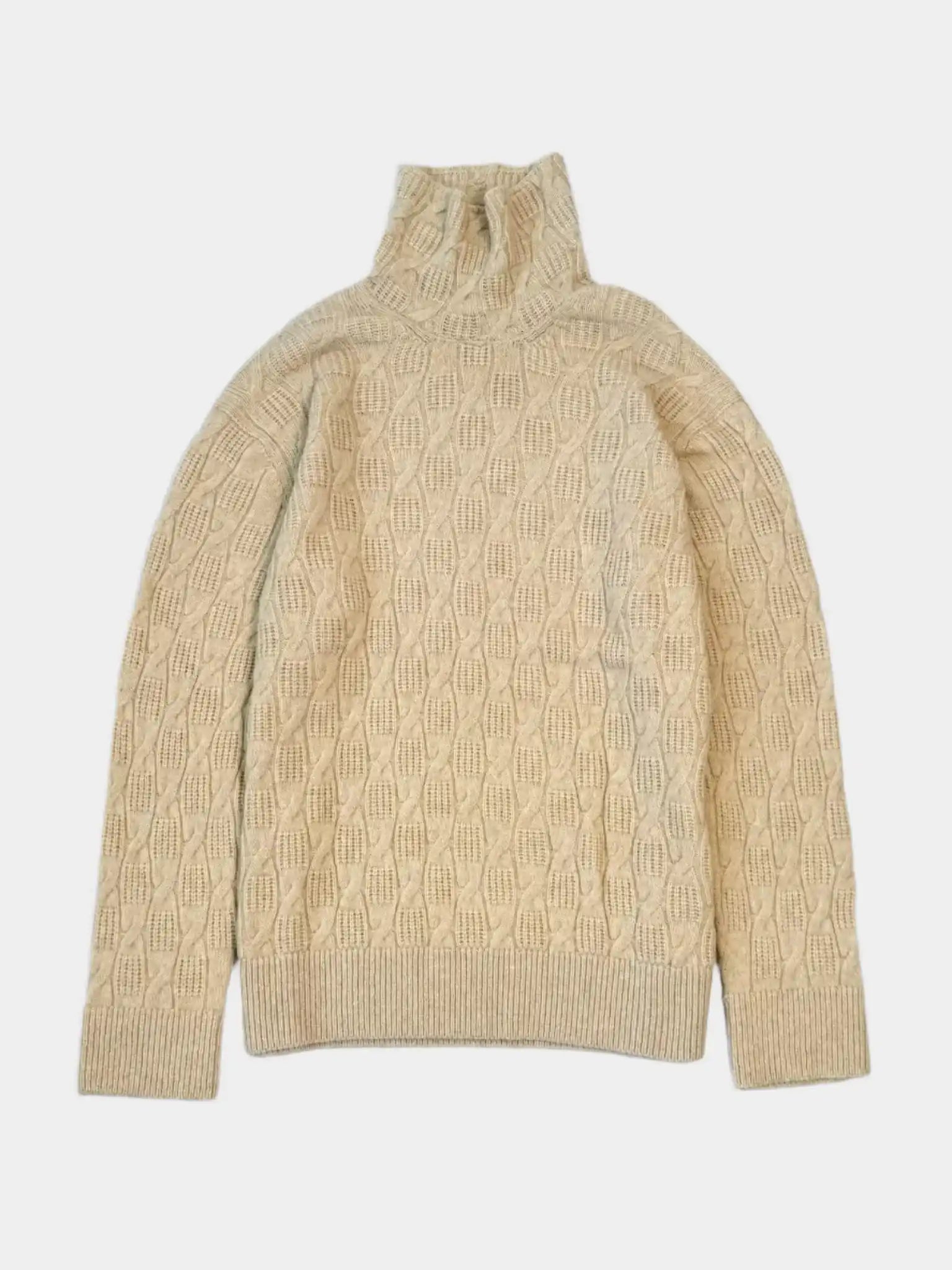 Maglione Laneus dolcevita in lana color latte con lavorazione a treccia - vista frontale