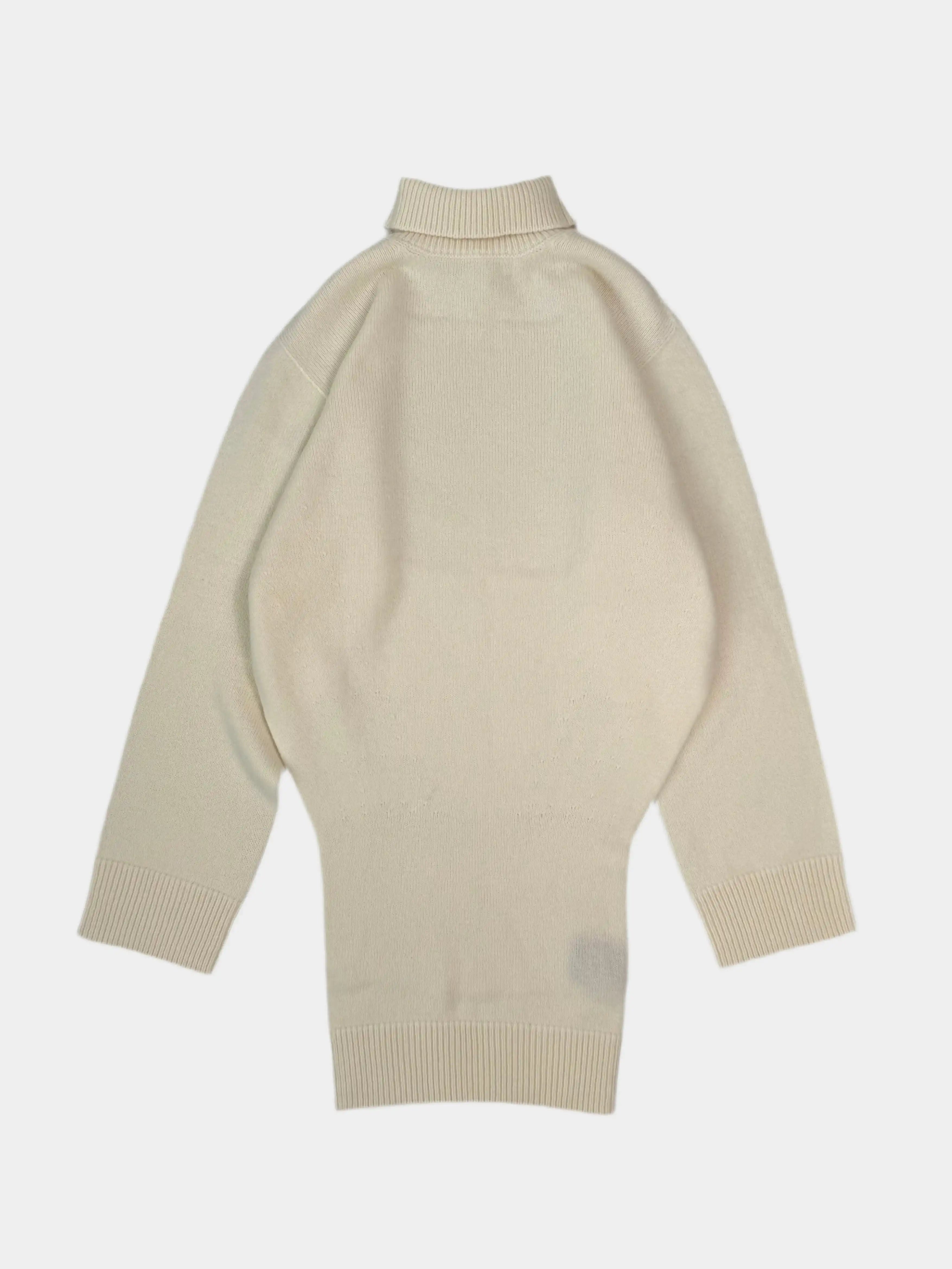 Maglione Laneus a collo alto in lana color panna visto dal davanti