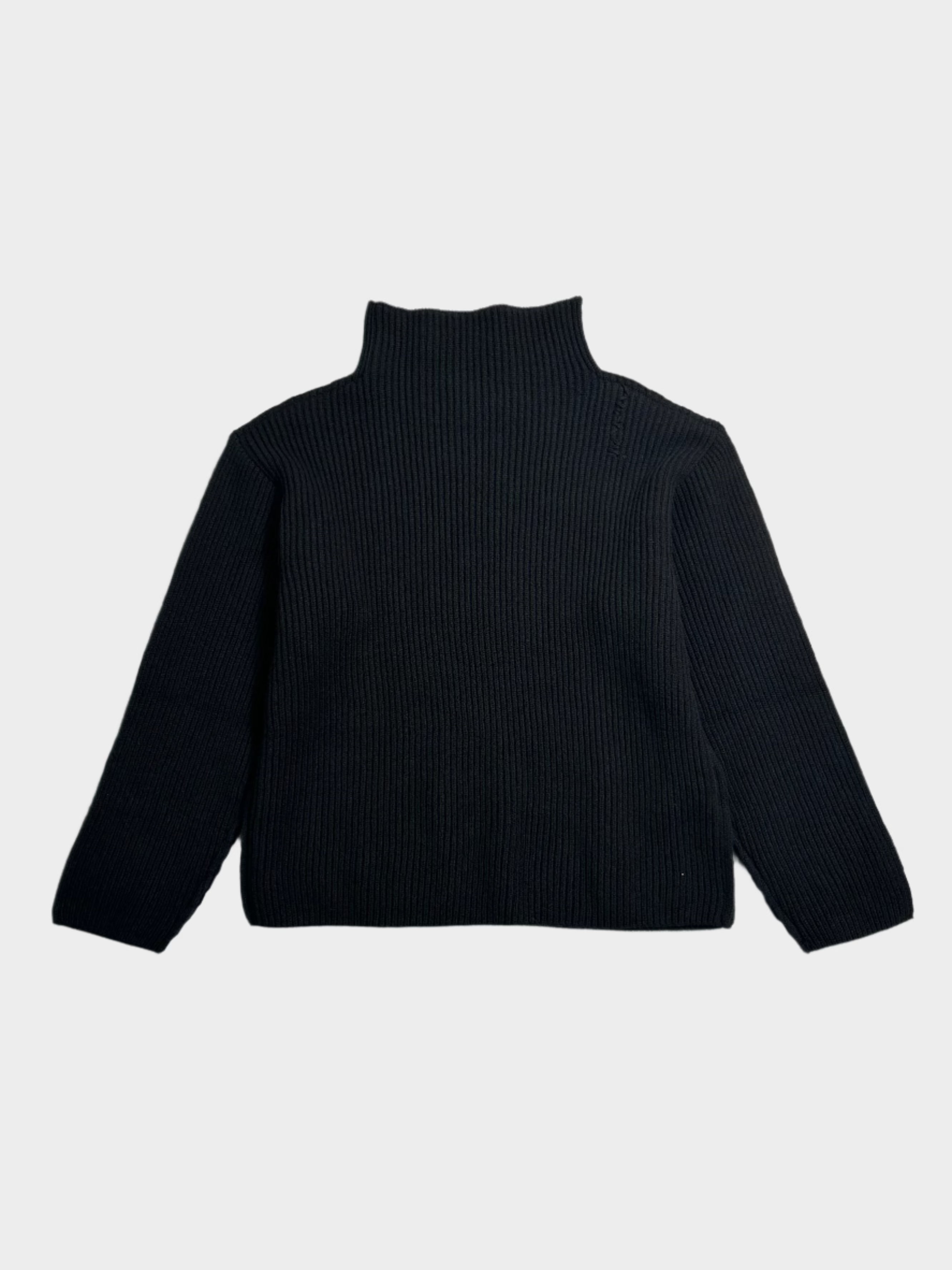 Maglione Marni nero con dettaglio cucitura spalla sinistra, vista frontale
