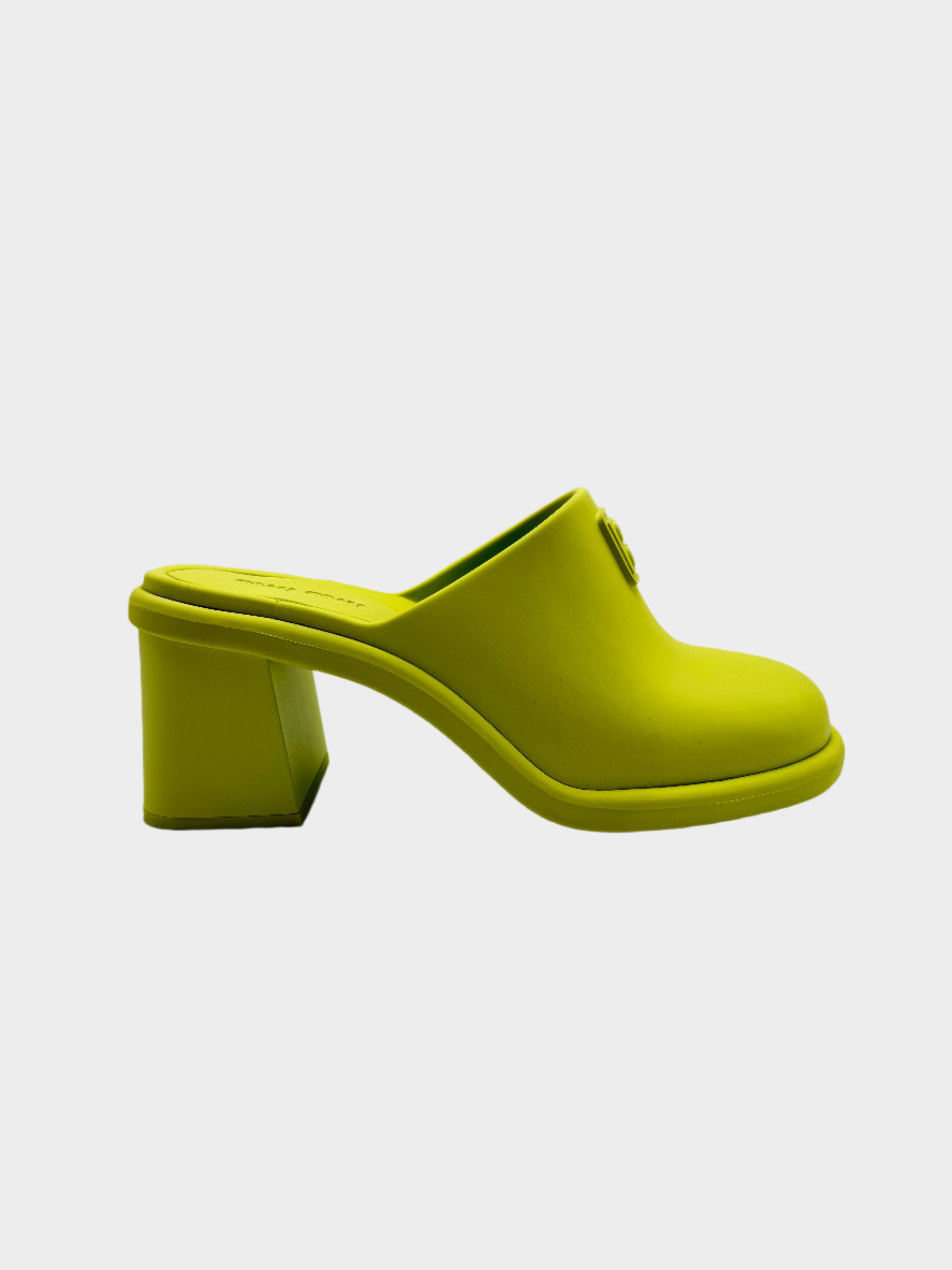 Mule Neon Con Tacco Largo In Gomma