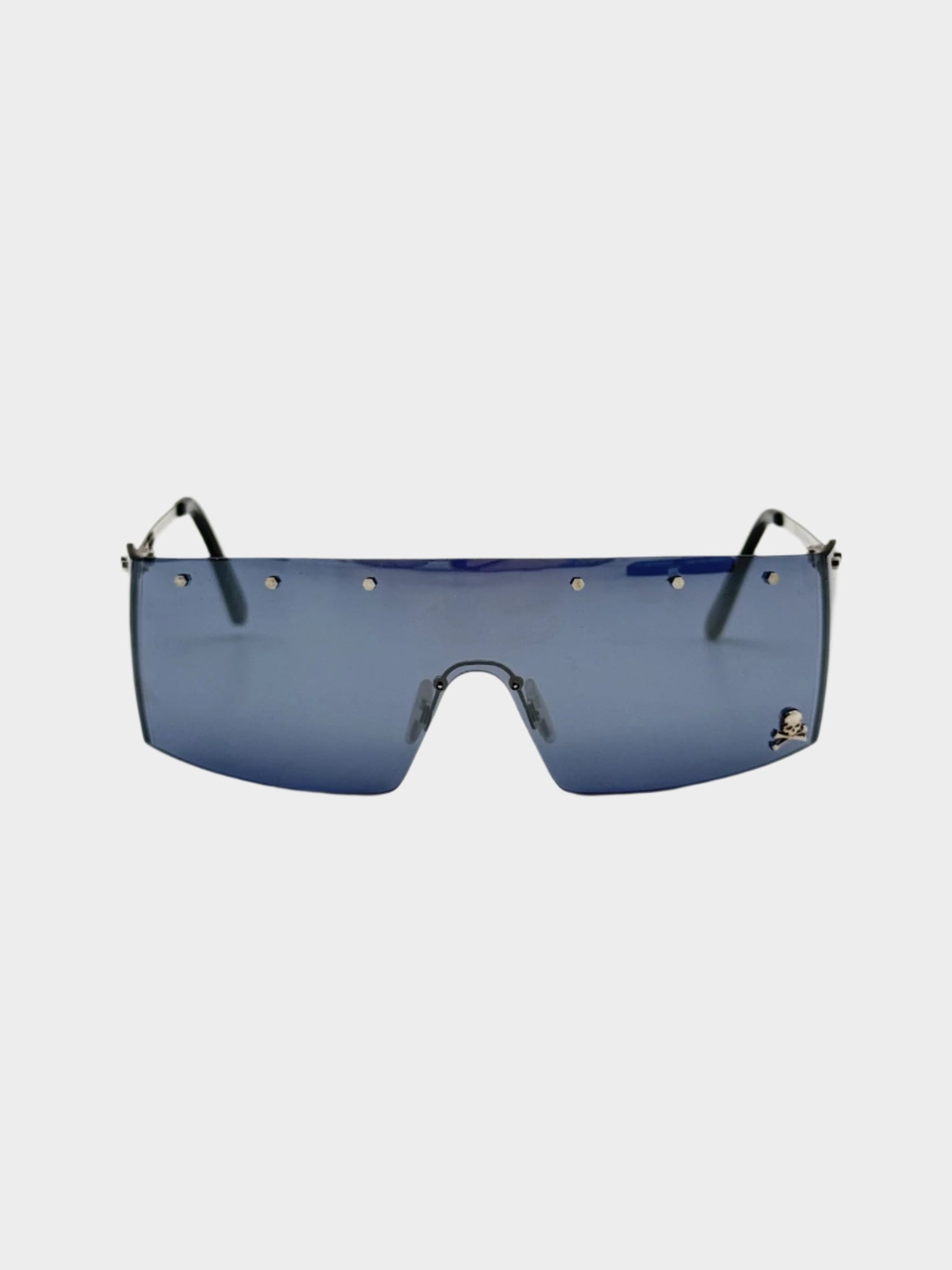 Occhiali da sole Philipp Plein a mascherina con lenti blu e montatura argento visti frontalmente