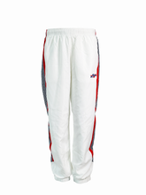 Pantaloni bianchi con bande laterali rosse e nere vista frontale