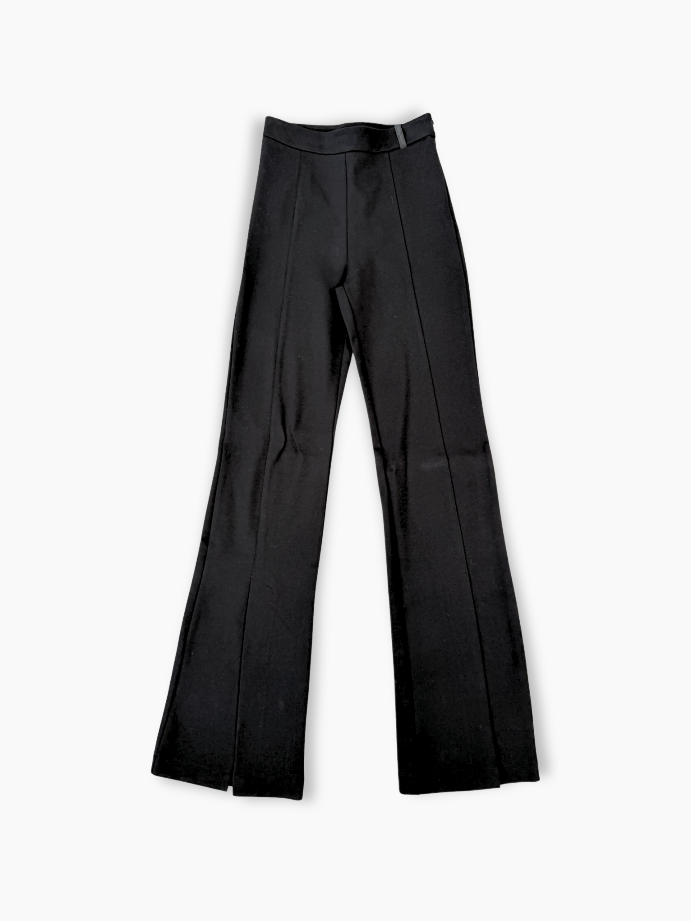 Pantaloni neri Hinnominate a gamba larga con spacchi laterali visti frontalmente