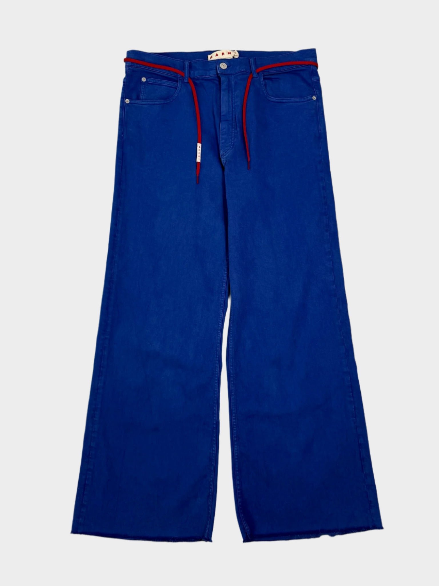 pantaloni Marni, denim blu Marni, pantaloni gamba larga, Marni donna, cintura rossa, moda contemporanea, pantaloni con fondo sfrangiato