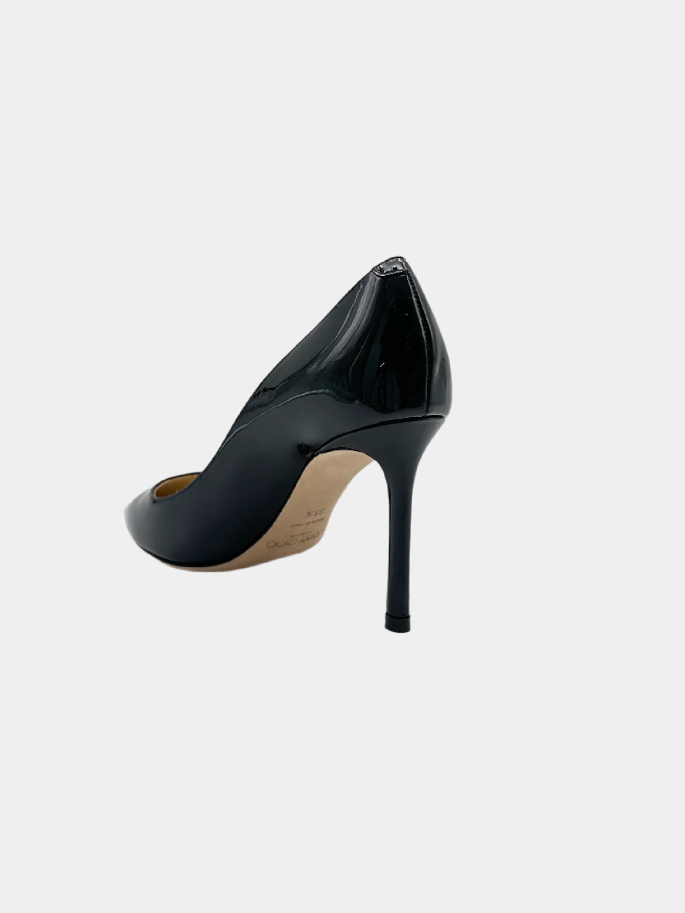 Patent Leather Pumps con punta affusolata, pelle verniciata e tacco a stiletto da 8 cm.