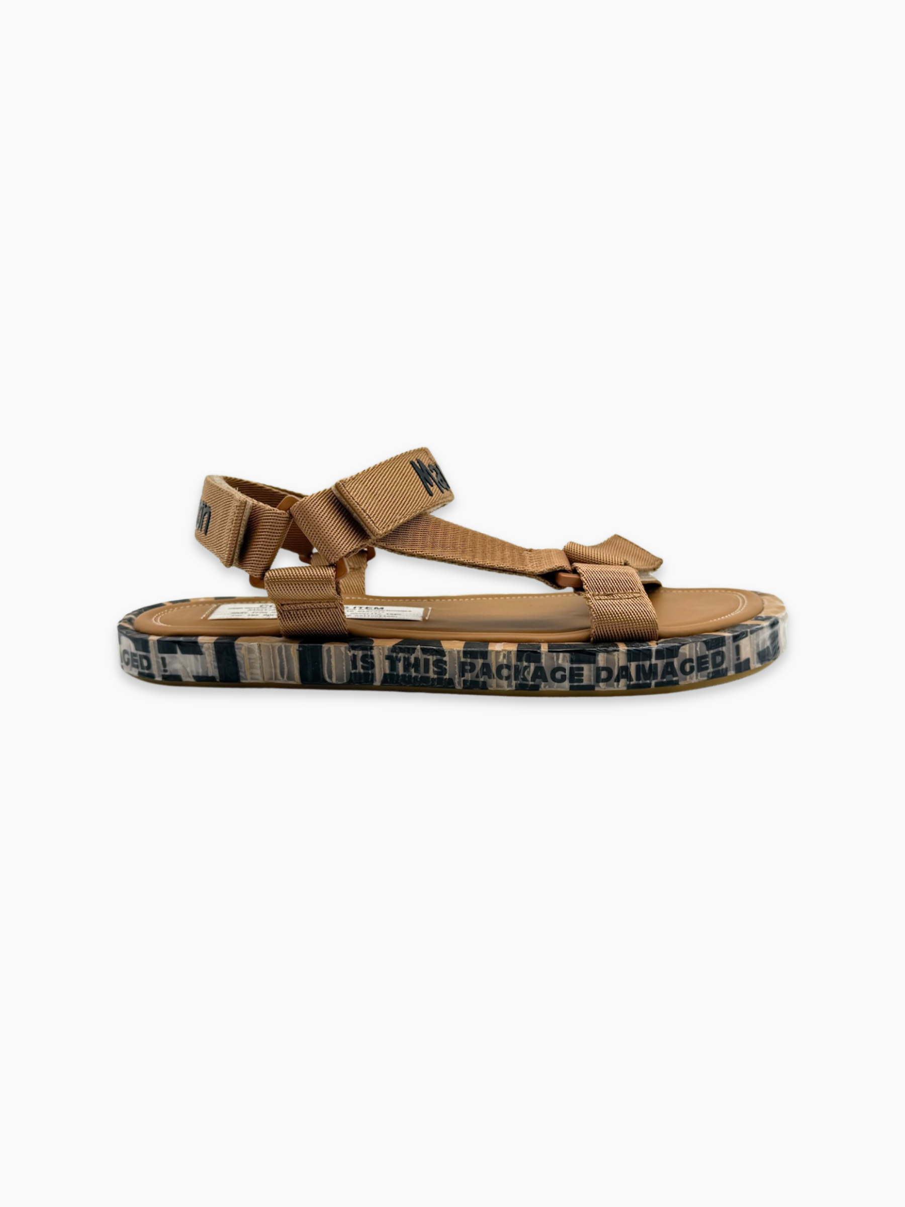 Sandali Maison Margiela marroni con cinturini in velcro e suola stampata con scritta