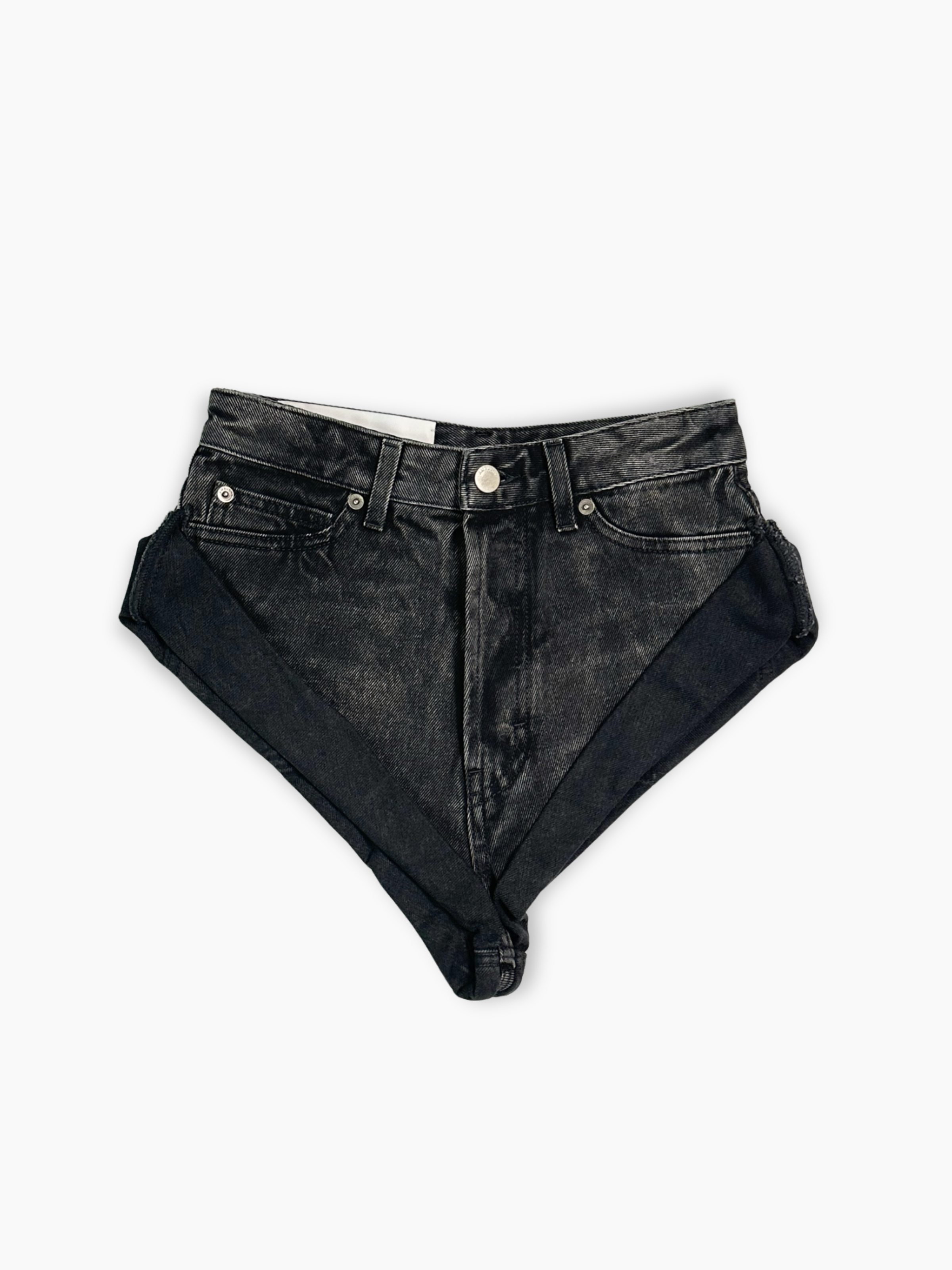 Shorts neri in denim Ambush a vita alta con taglio a V vista frontale