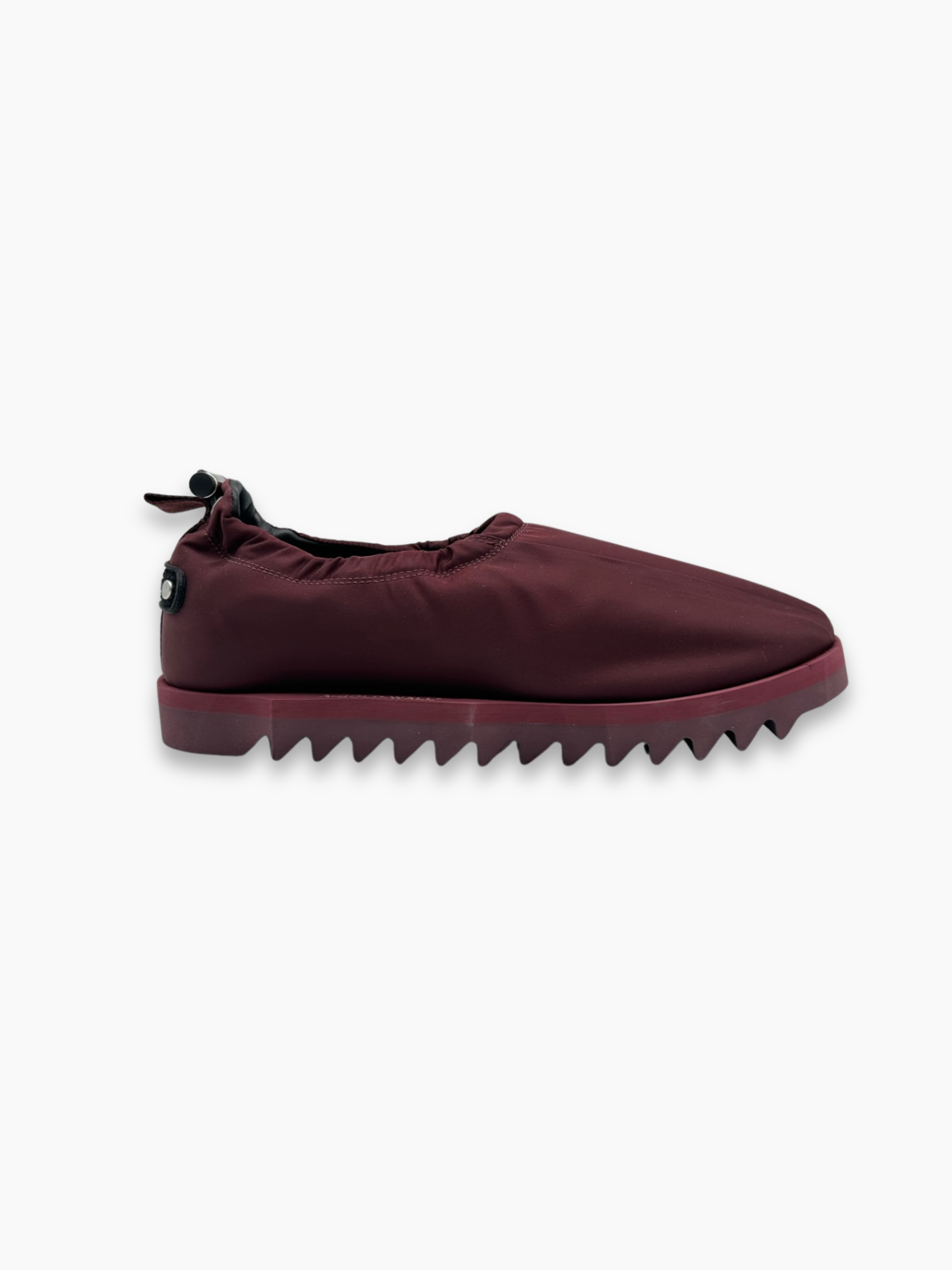 Sneakers bordeaux A Cold Wall Studio Moc con suola tono su tono e chiusura con fibbia