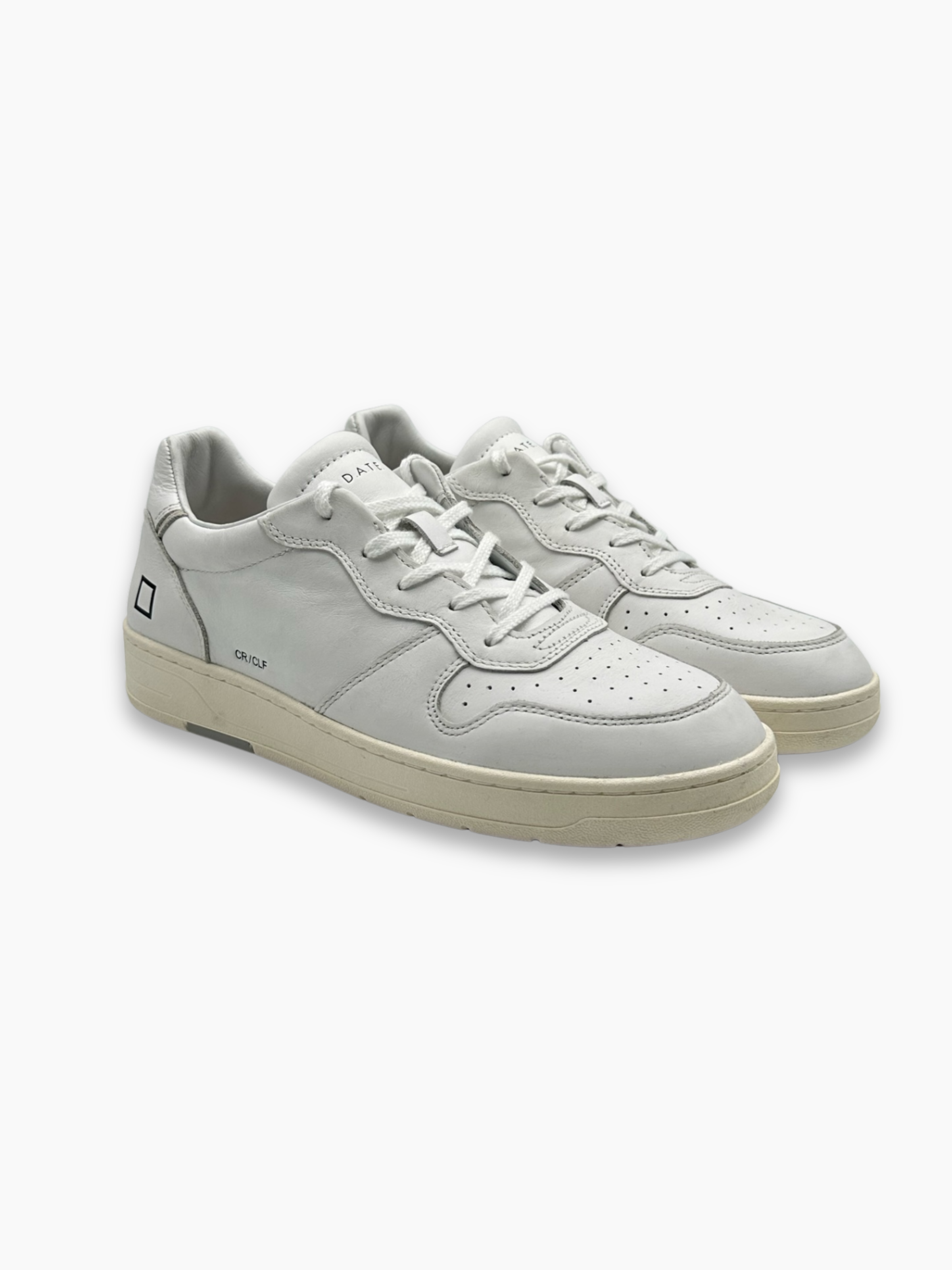 Sneakers bianche in pelle con suola beige D.A.T.E. vista angolata