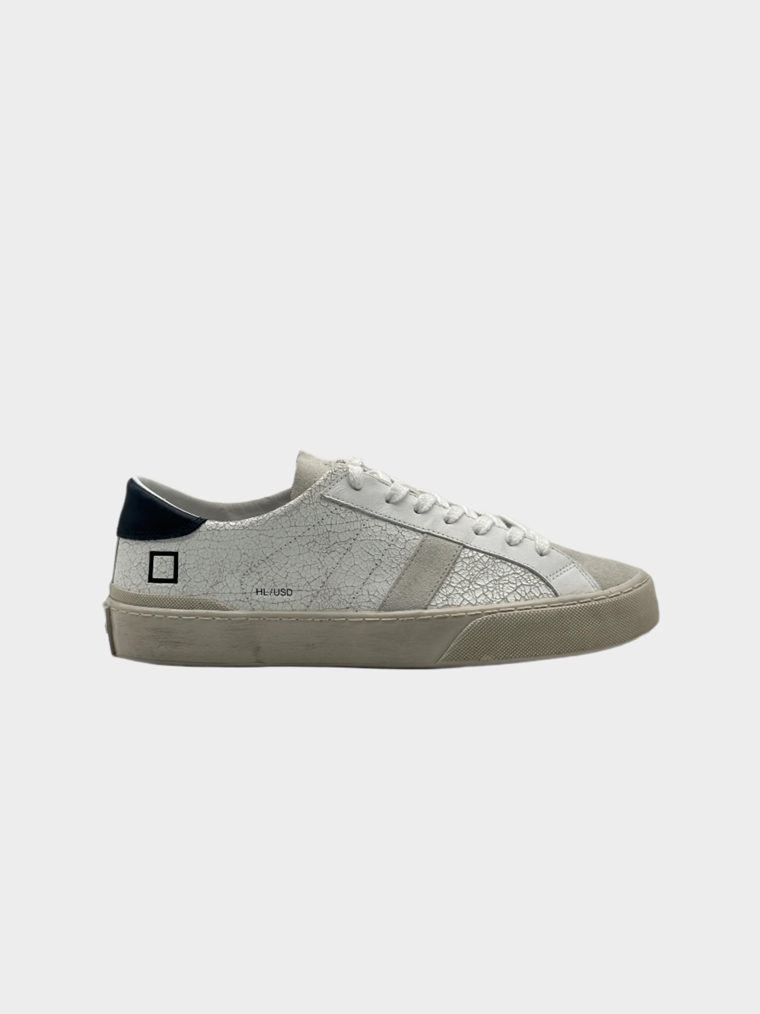 sneakers D.A.T.E. uomo, hill low white blue, scarpe pelle vintage, scarpe effetto used, sneakers bianche con dettagli blu, D.A.T.E. primavera estate